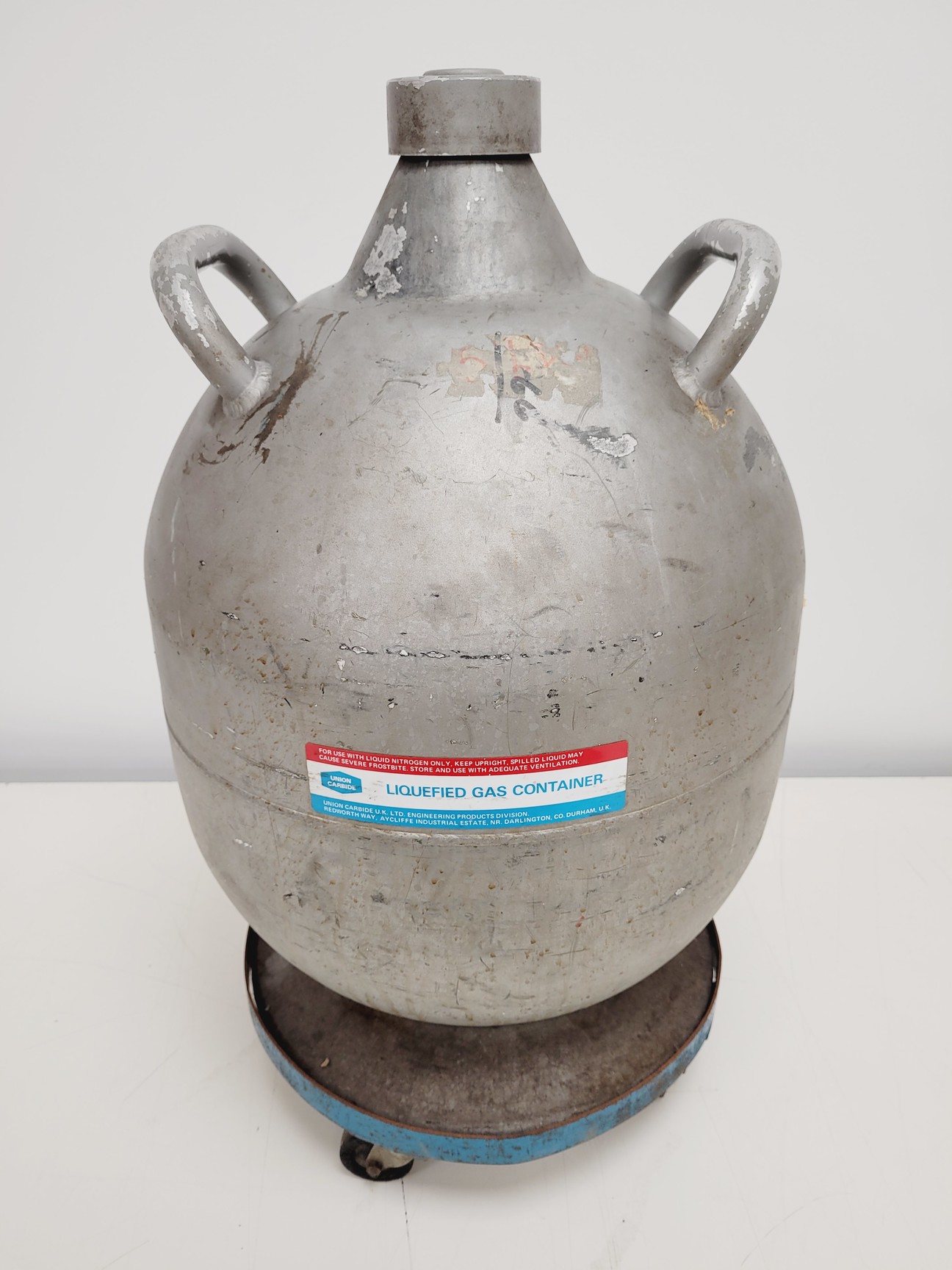 Image of Union Carbide Liquefied Gas Container Liquid Nitrogen Dispensing Dewar Lab