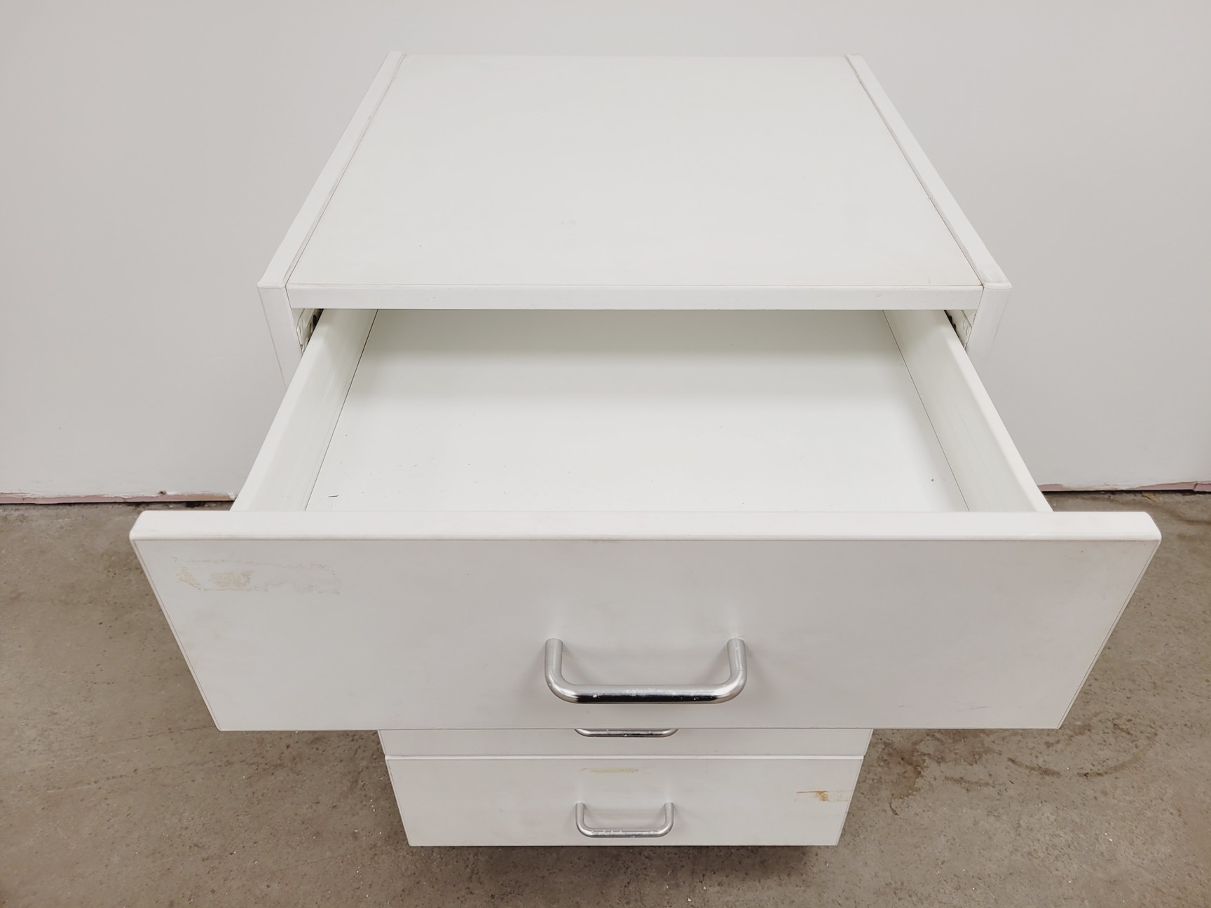 Image of 4 x White Laboratory Cupboards/Cabinets & Drawers Lab