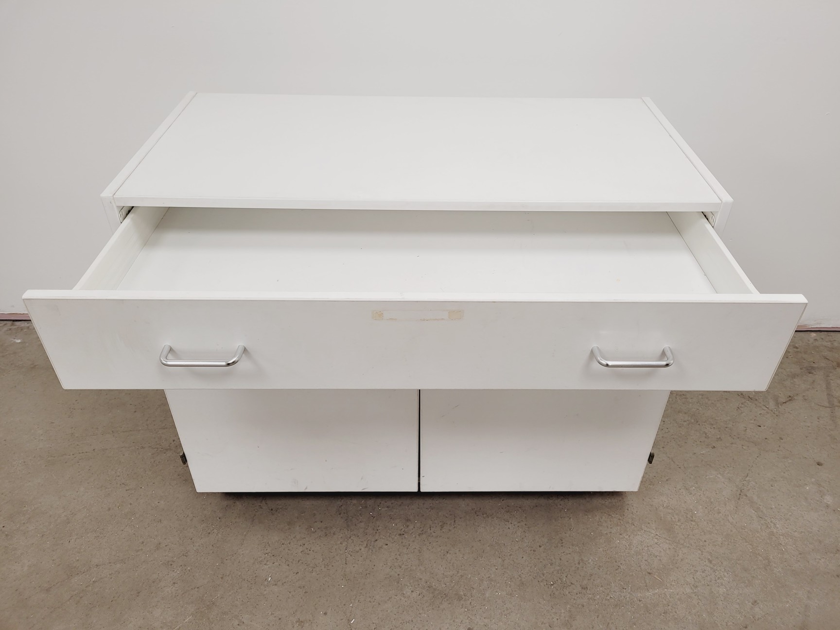 Image of 4 x White Laboratory Cupboards/Cabinets & Drawers Lab