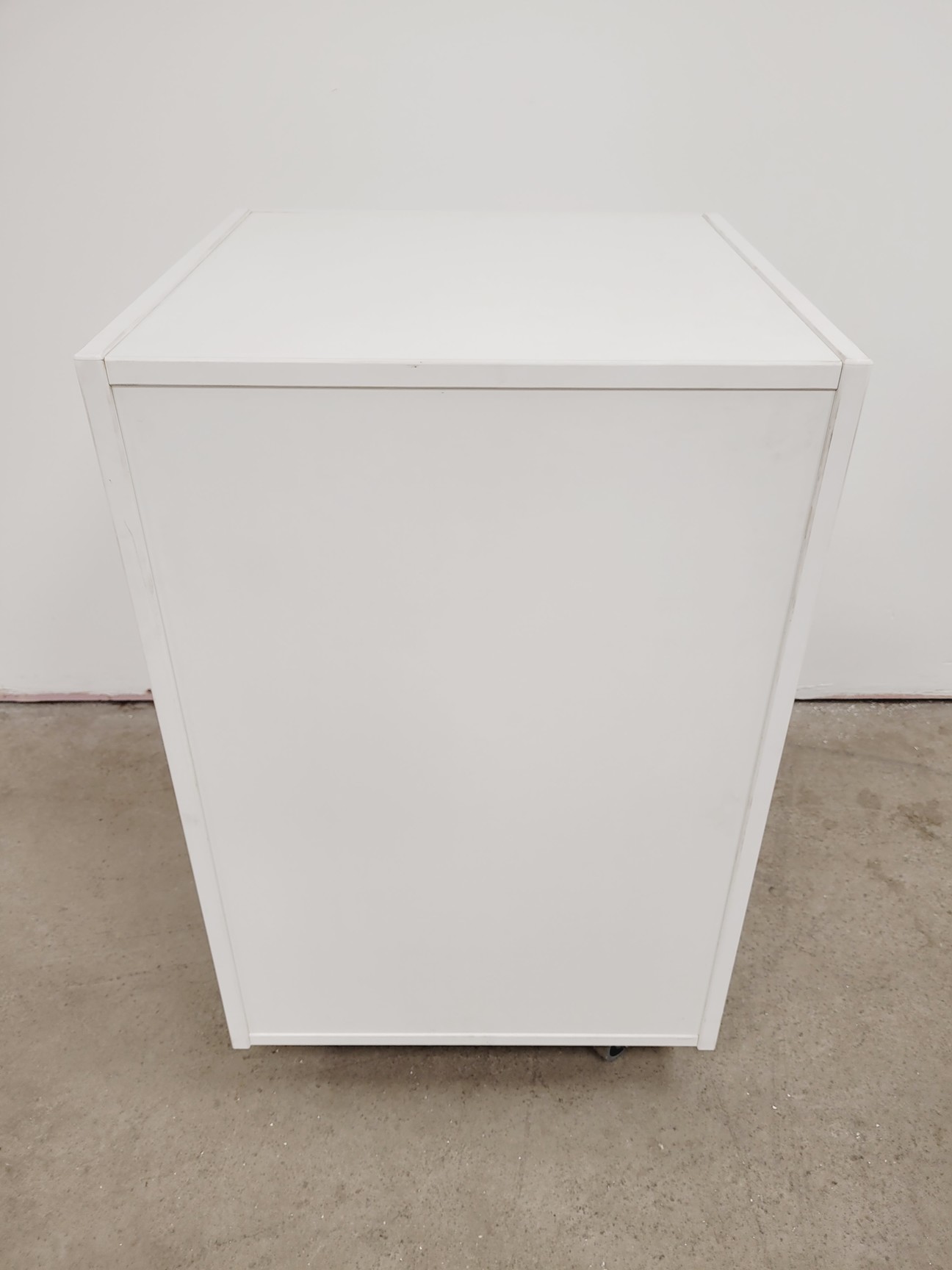 Image of 4 x White Laboratory Cupboards/Cabinets & Drawers Lab