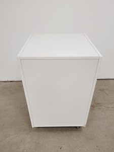 Thumbnail image of 4 x White Laboratory Cupboards/Cabinets & Drawers Lab
