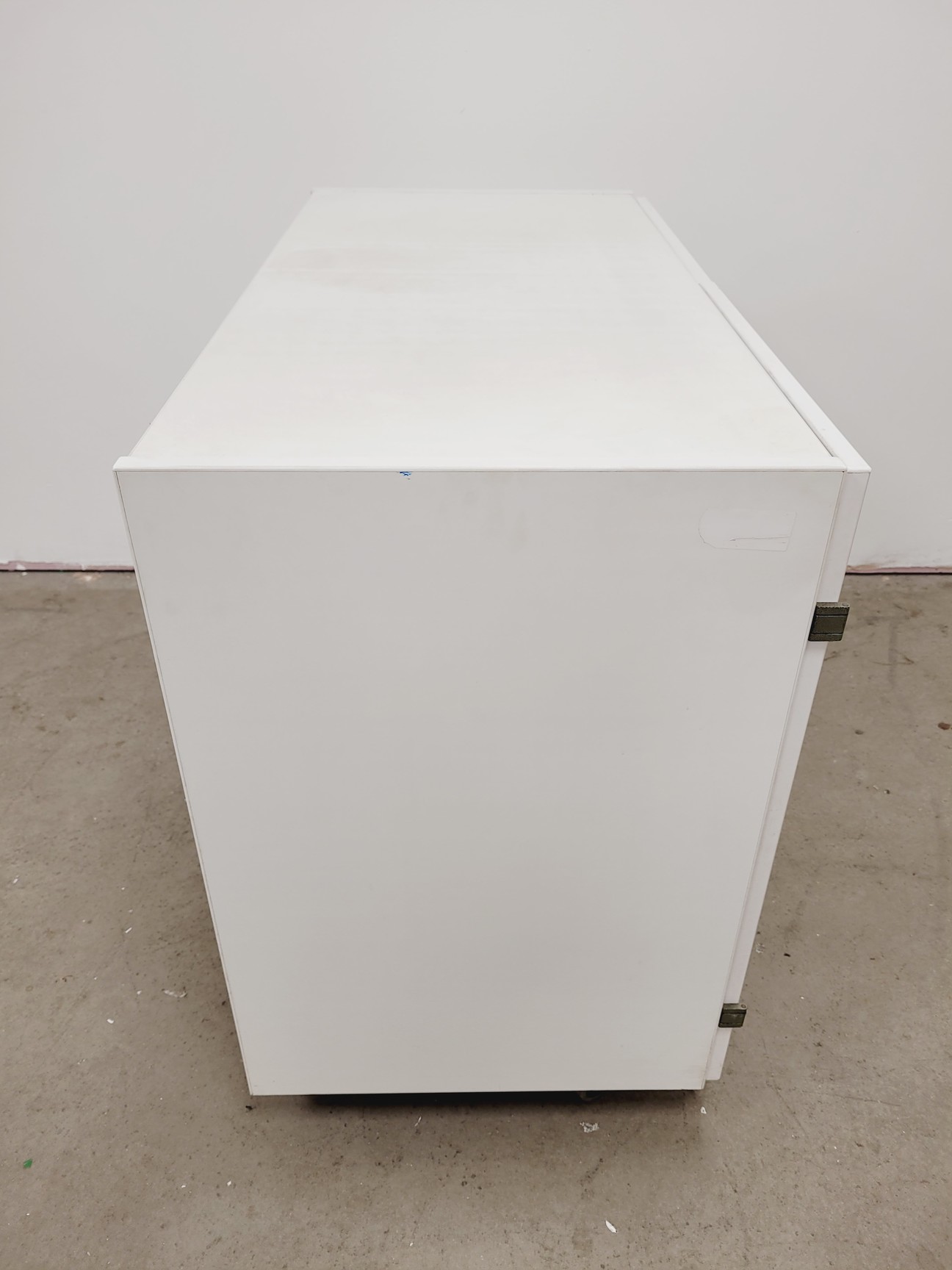 Image of 4 x White Laboratory Cupboards/Cabinets & Drawers Lab