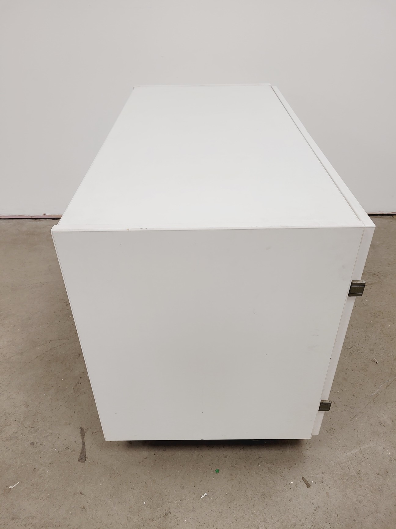 Image of White Laboratory Cupboard/Cabinet & Chest of Drawers Set Lab