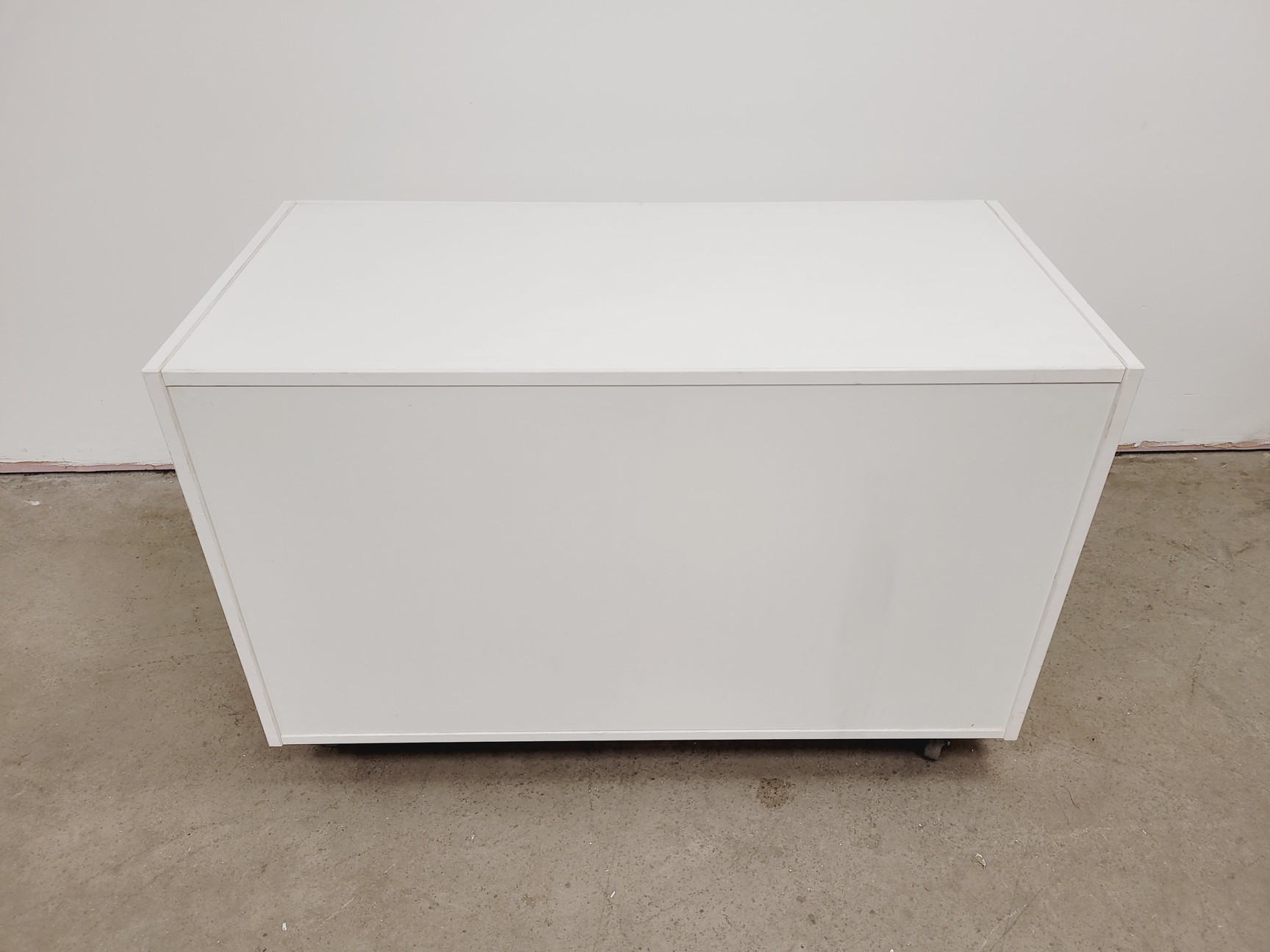 Image of White Laboratory Cupboard/Cabinet & Chest of Drawers Set Lab