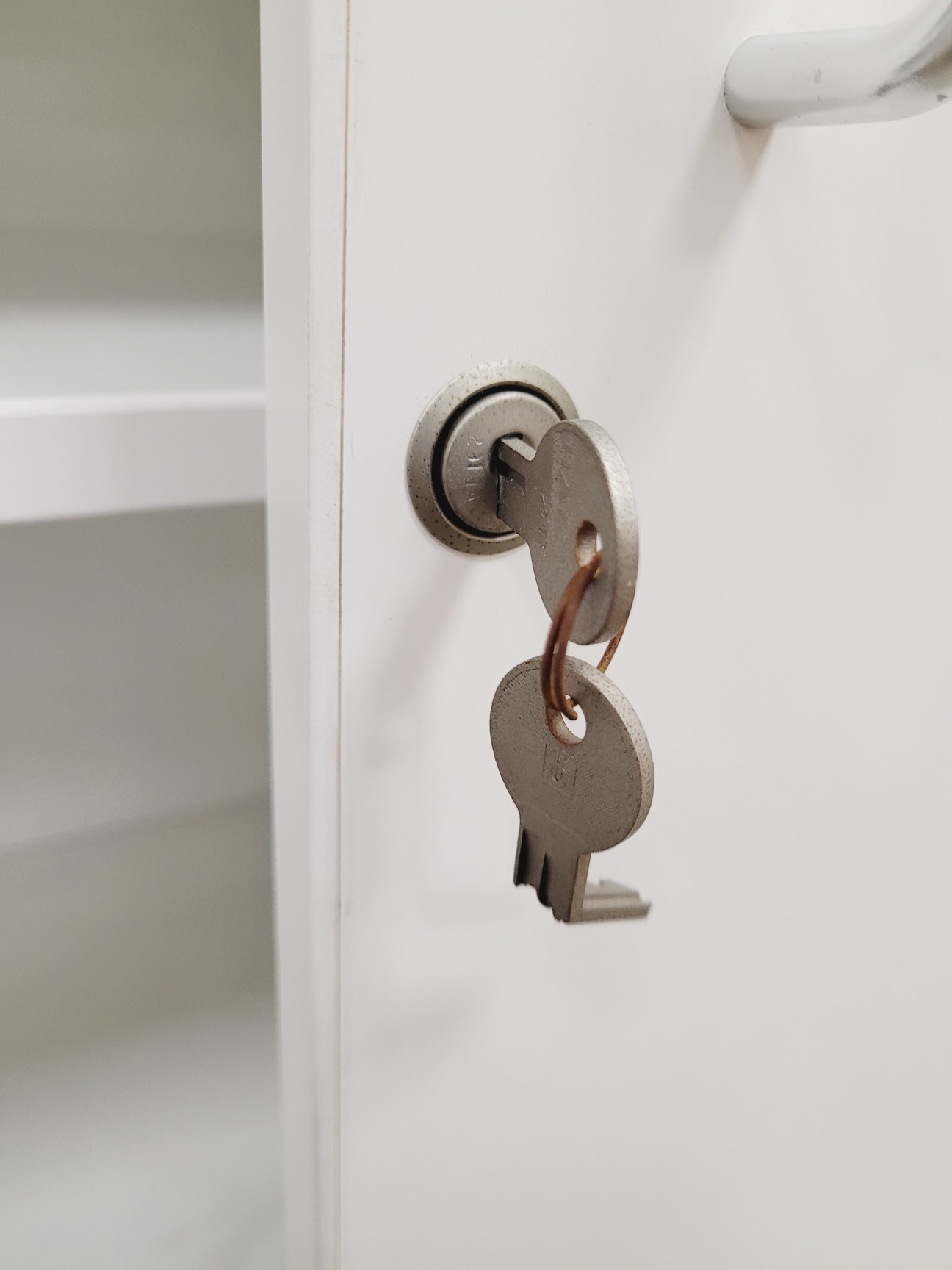 Image of White Laboratory Cupboard/Cabinet & Chest of Drawers Set Lab