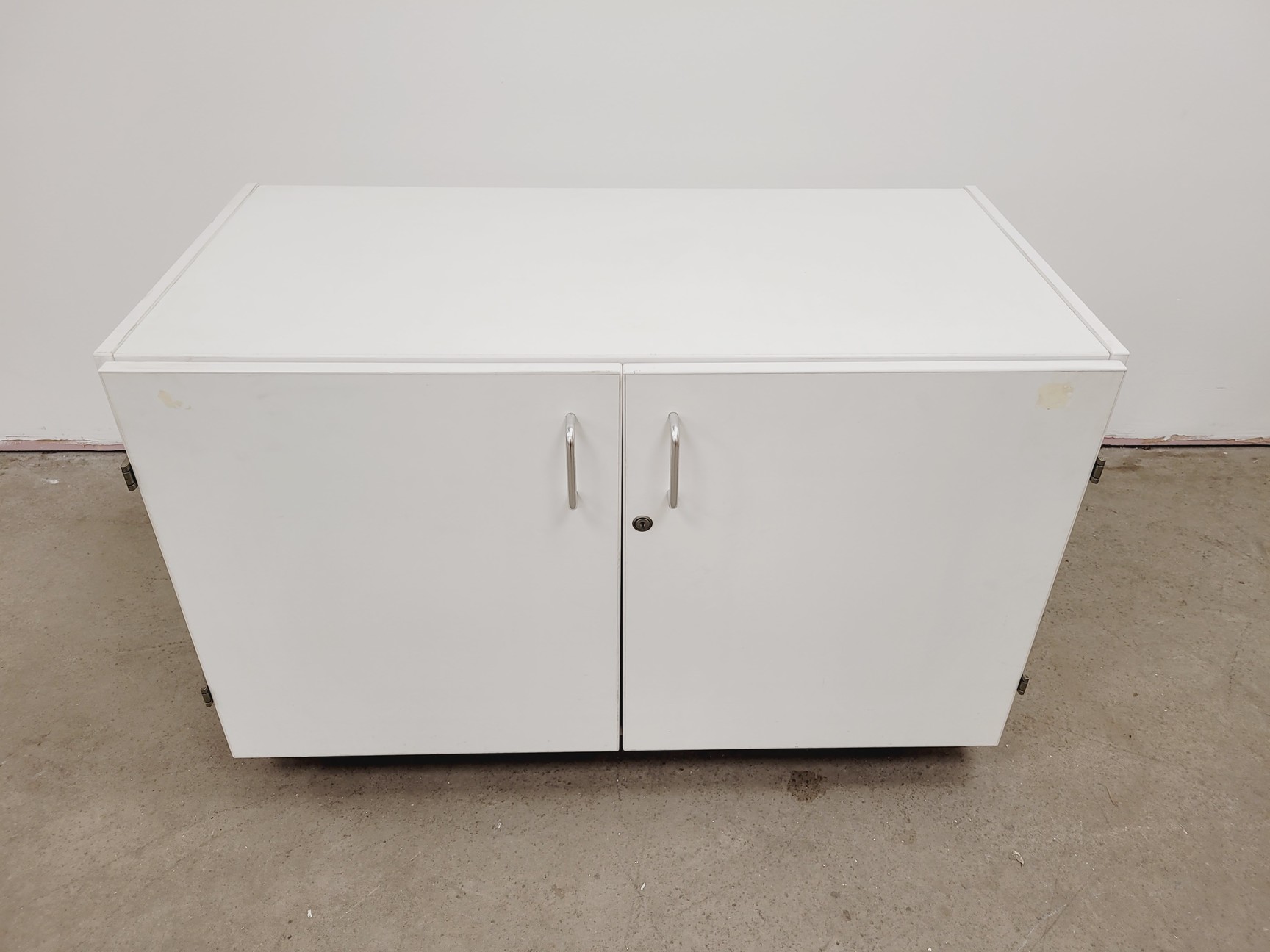 Image of White Laboratory Cupboard/Cabinet & Chest of Drawers Set Lab