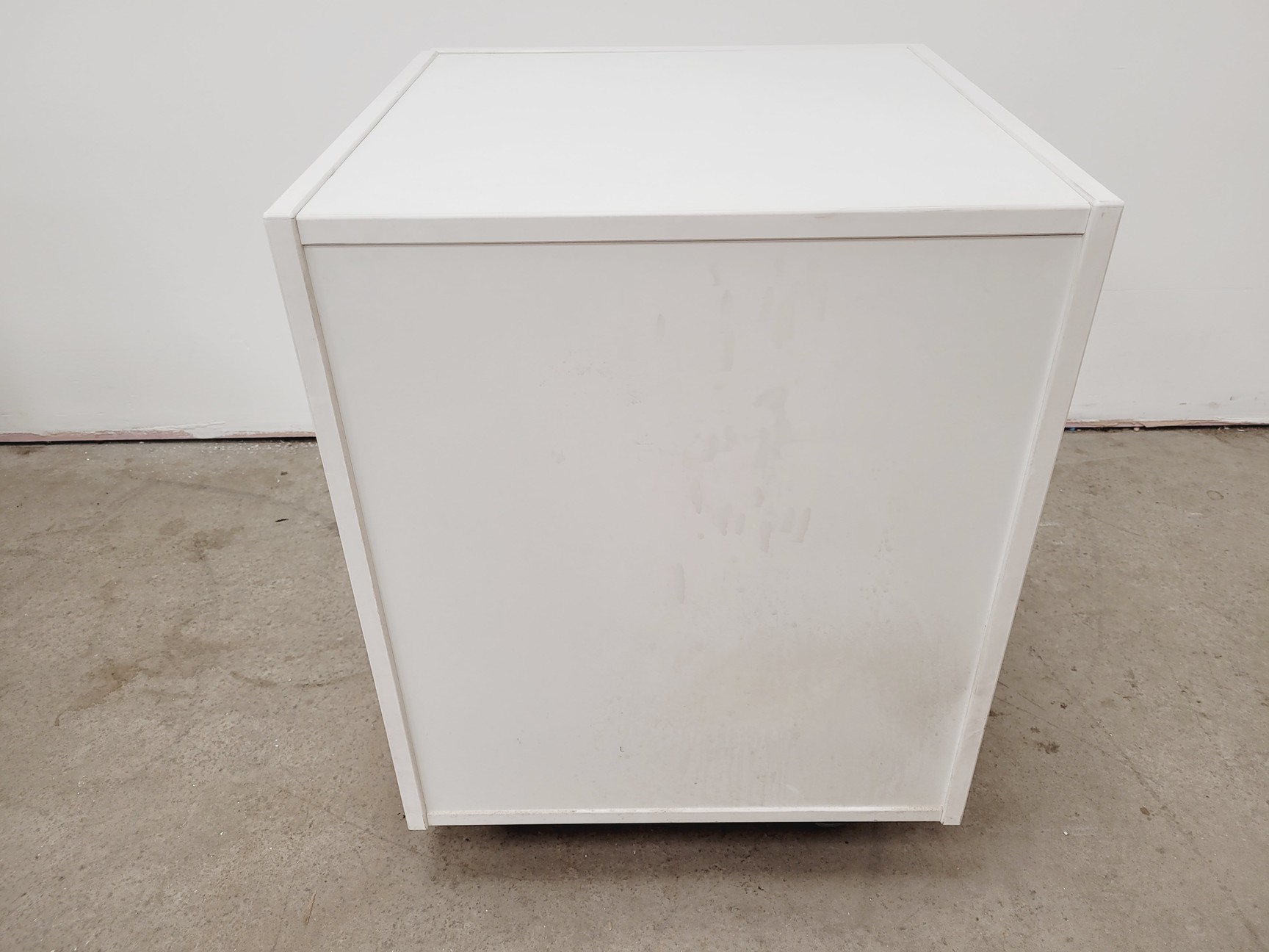 Image of White Laboratory Cupboard/Cabinet & Chest of Drawers Set Lab