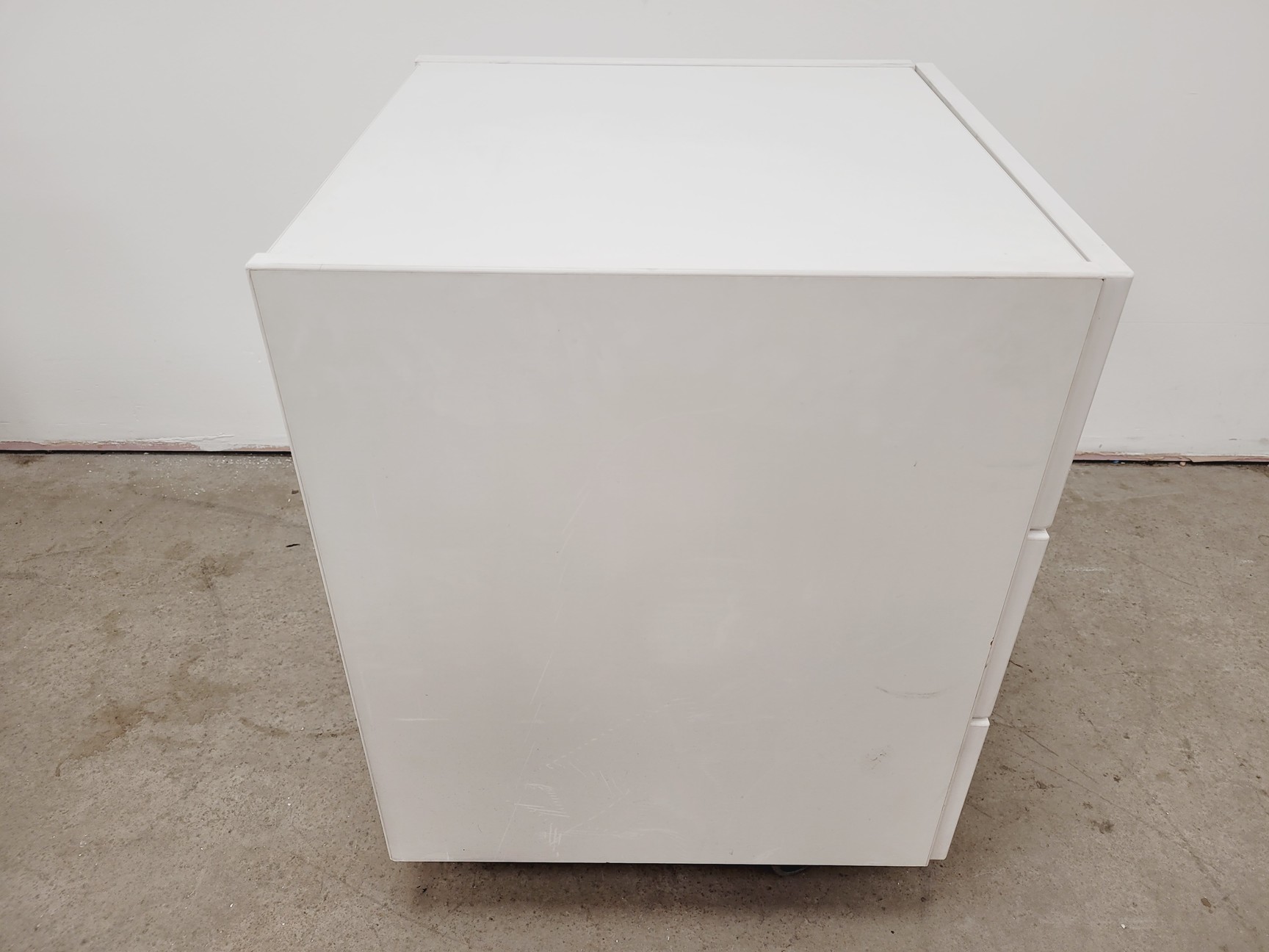 Image of White Laboratory Cupboard/Cabinet & Chest of Drawers Set Lab