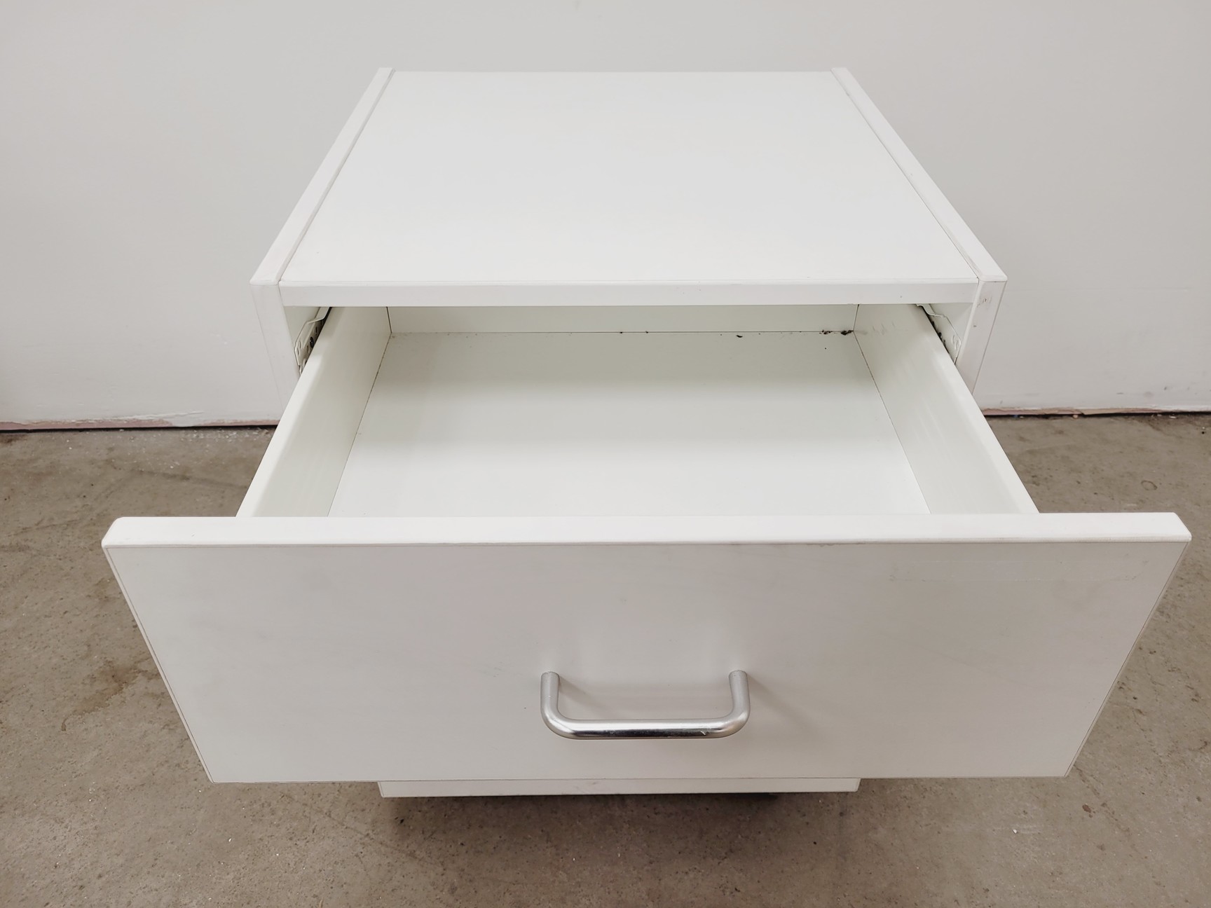 Image of White Laboratory Cupboard/Cabinet & Chest of Drawers Set Lab