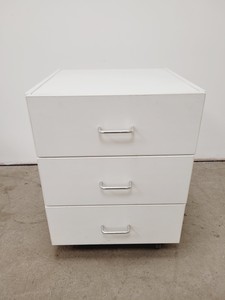 Thumbnail image of White Laboratory Cupboard/Cabinet & Chest of Drawers Set Lab
