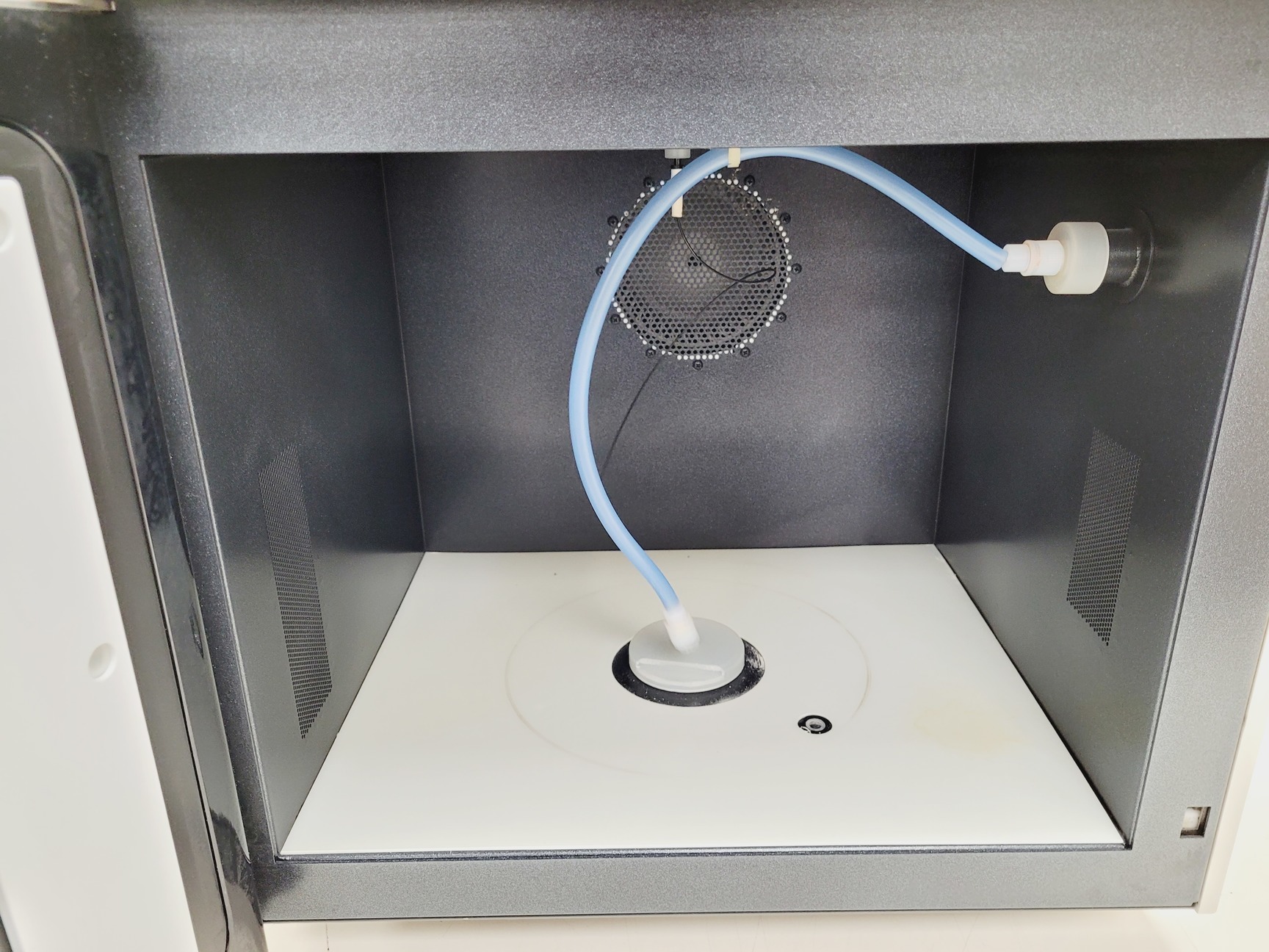 Image of CEM MarsX Microwave Digestion Oven  Model no. 907610 Lab