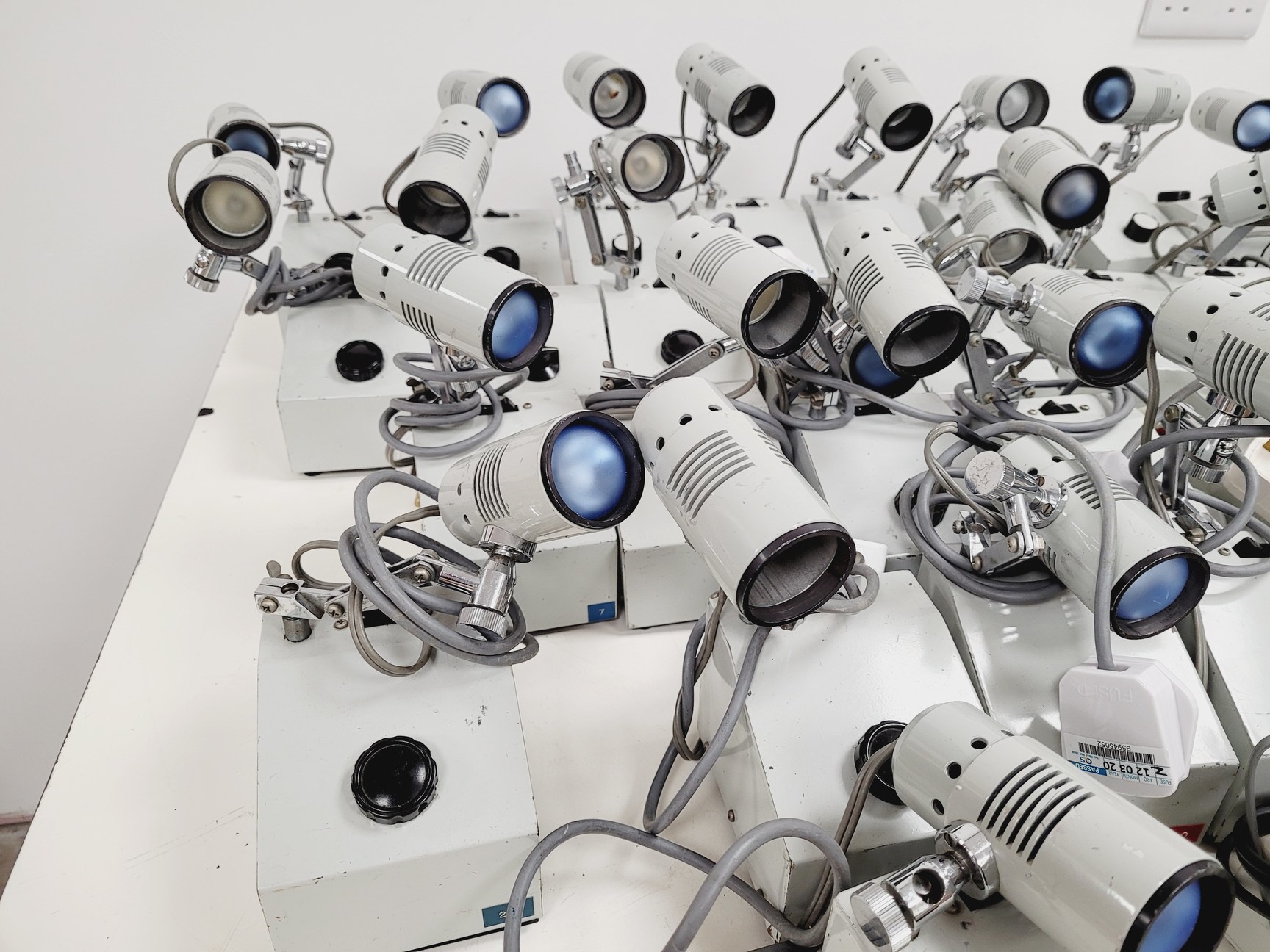 Image of 57 x Microscope Lamps/Light Sources Lab