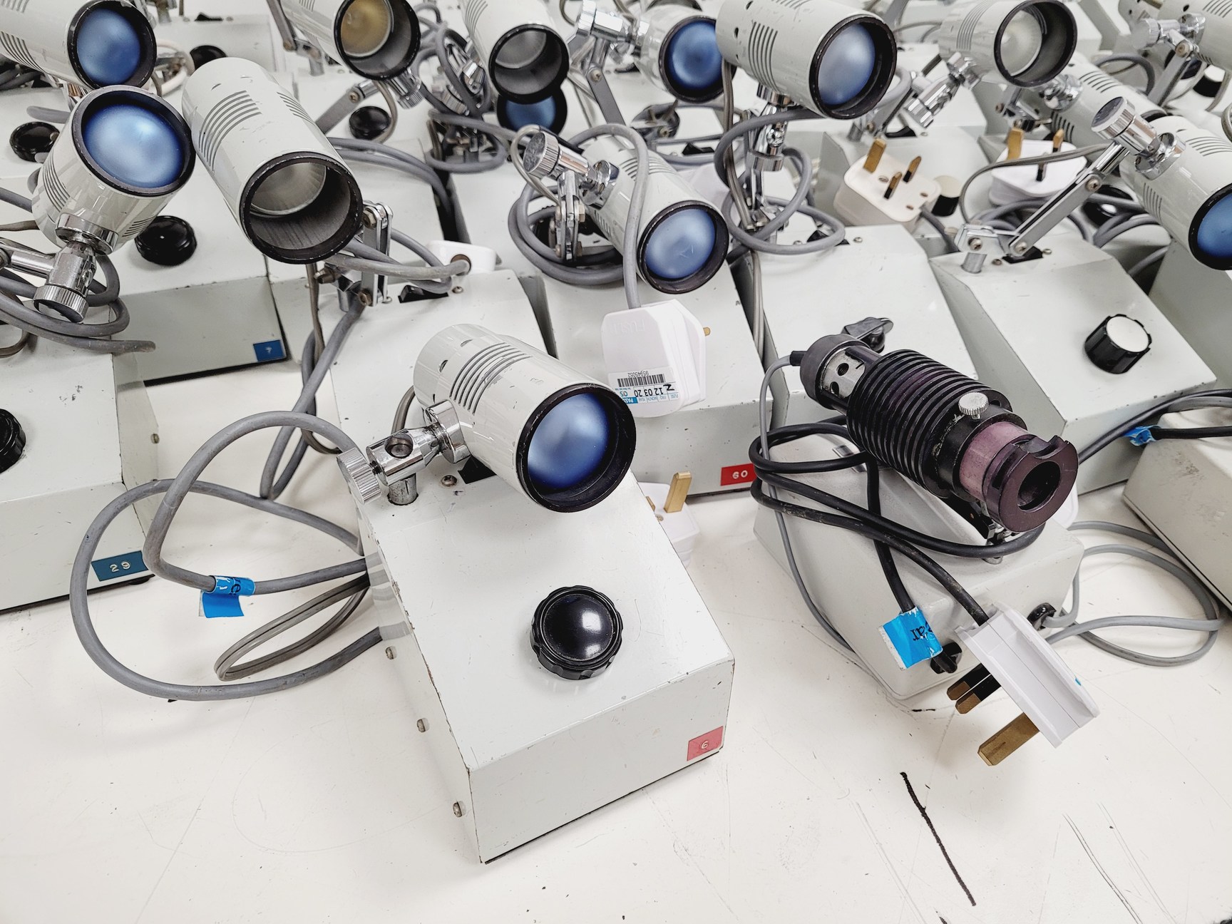 Image of 57 x Microscope Lamps/Light Sources Lab