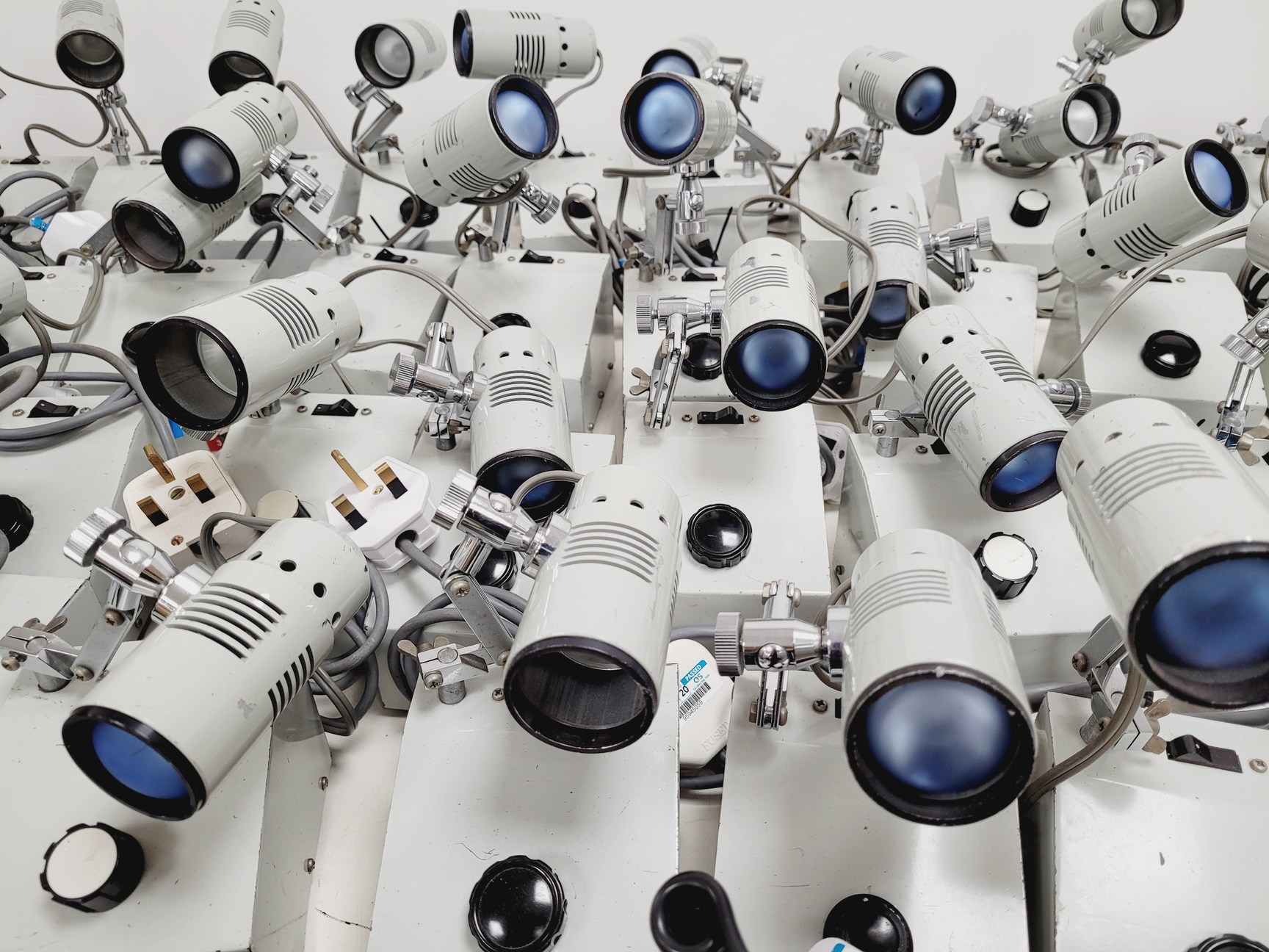 Image of 57 x Microscope Lamps/Light Sources Lab