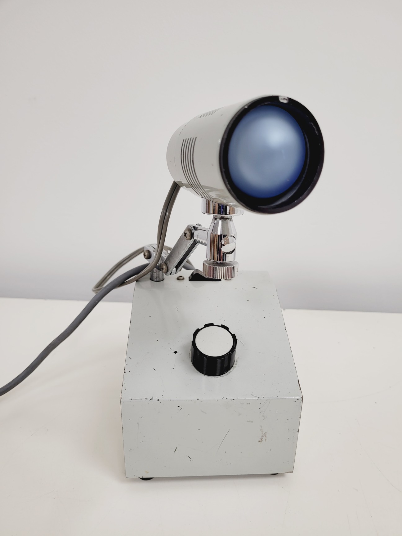 Image of 57 x Microscope Lamps/Light Sources Lab