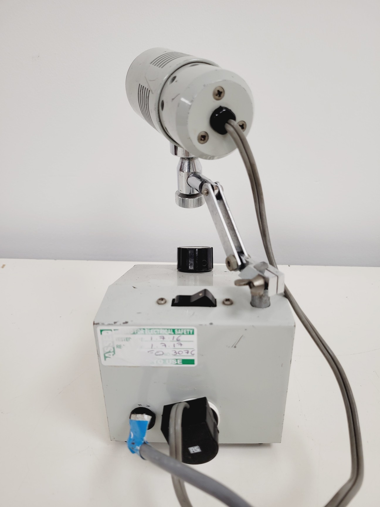 Image of 57 x Microscope Lamps/Light Sources Lab