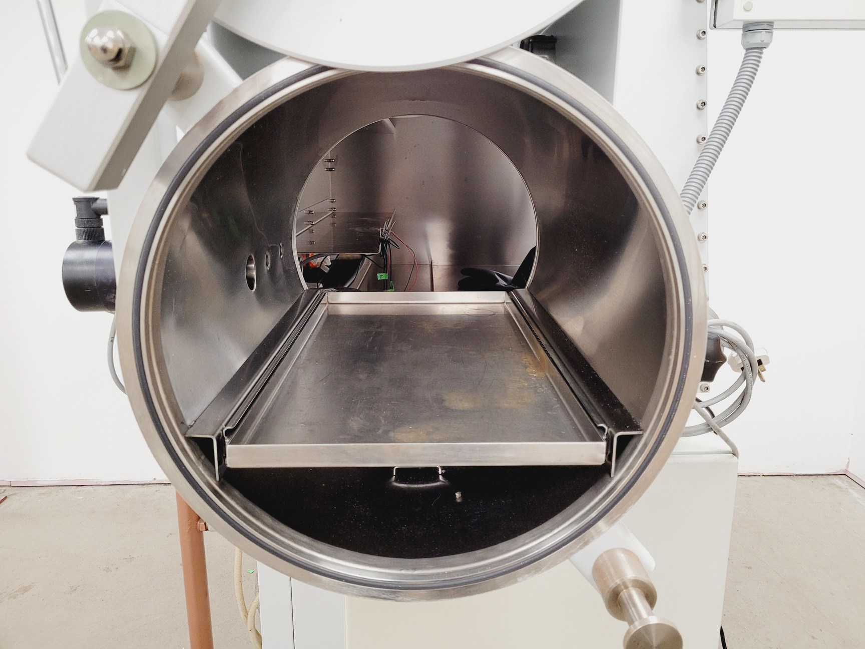 Image of MBraun Labmaster 130 Laboratory Glove Box Lab