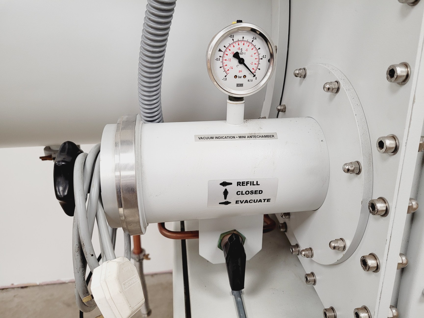 Image of MBraun Labmaster 130 Laboratory Glove Box Lab