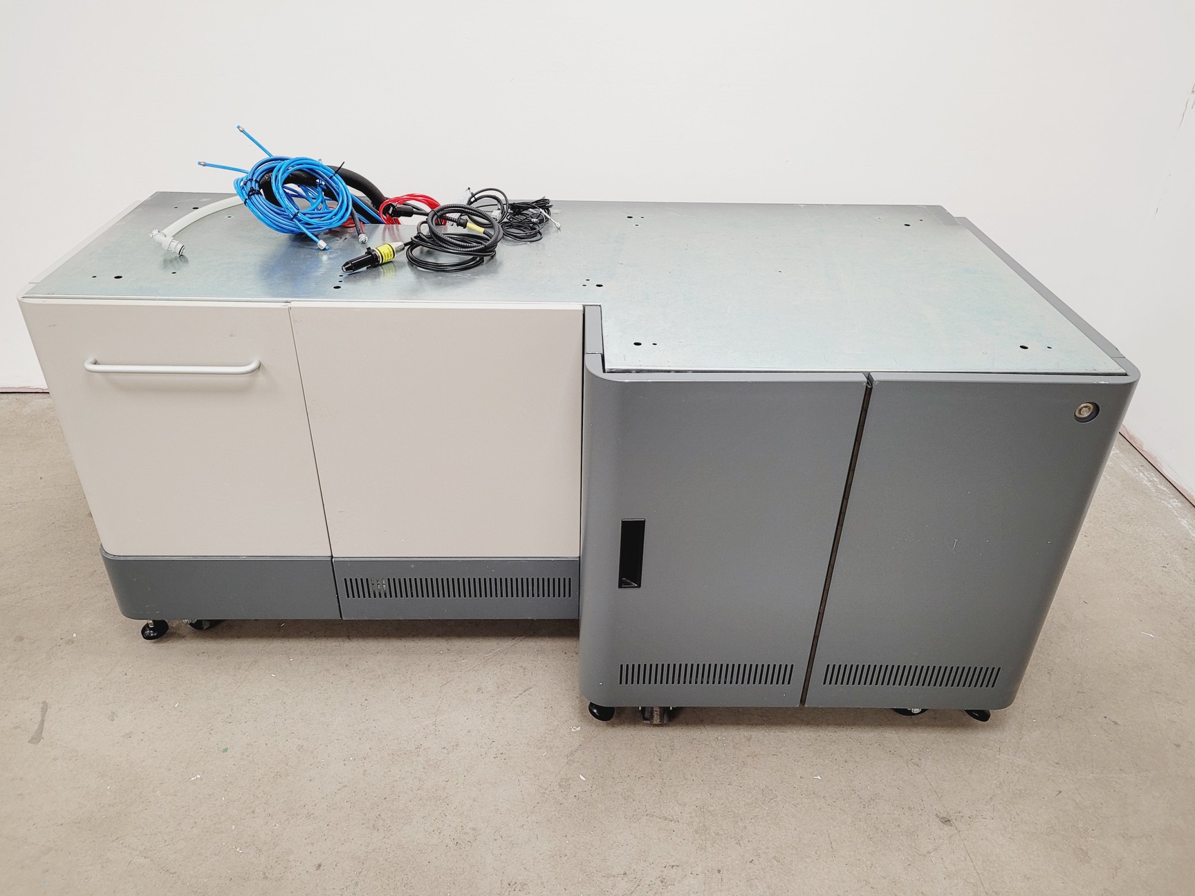 Image of Beckman Coulter MoFlo Astrios EQ Cell Sorter System with Class 2 Cabinet Lab