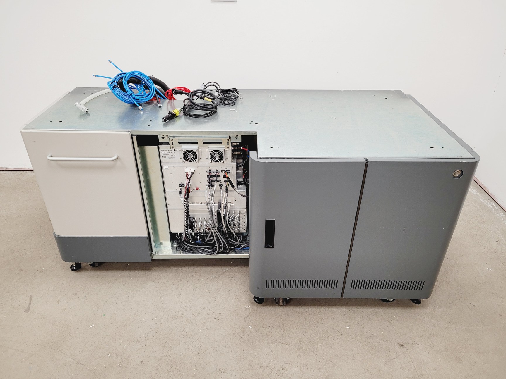 Image of Beckman Coulter MoFlo Astrios EQ Cell Sorter System with Class 2 Cabinet Lab