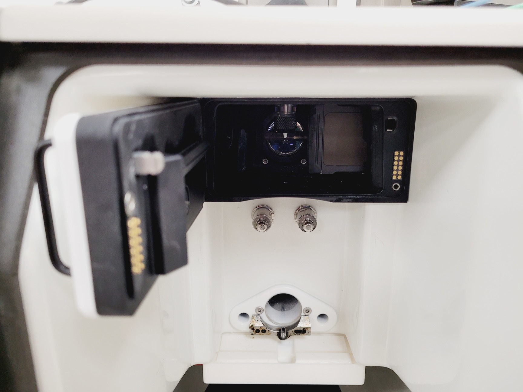 Image of Beckman Coulter MoFlo Astrios EQ Cell Sorter System with Class 2 Cabinet Lab
