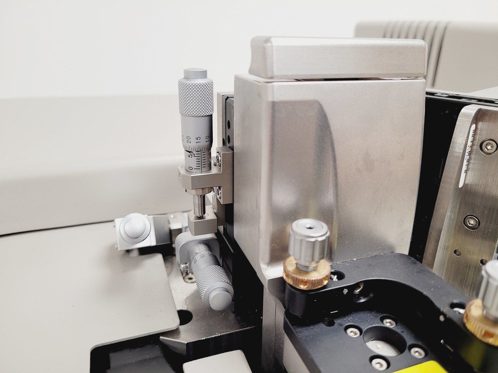 Image of Beckman Coulter MoFlo Astrios EQ Cell Sorter System with Class 2 Cabinet Lab