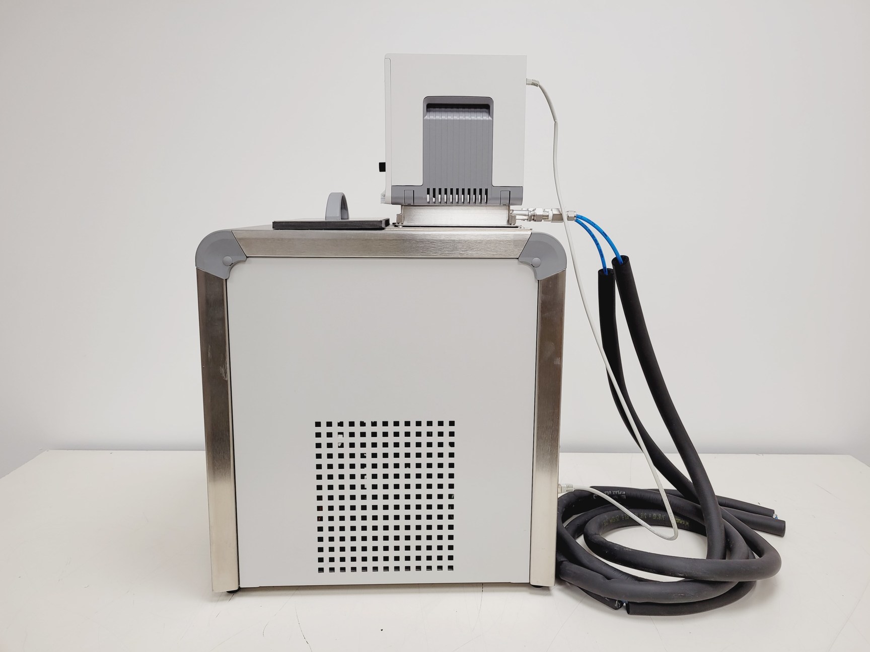 Image of Beckman Coulter MoFlo Astrios EQ Cell Sorter System with Class 2 Cabinet Lab