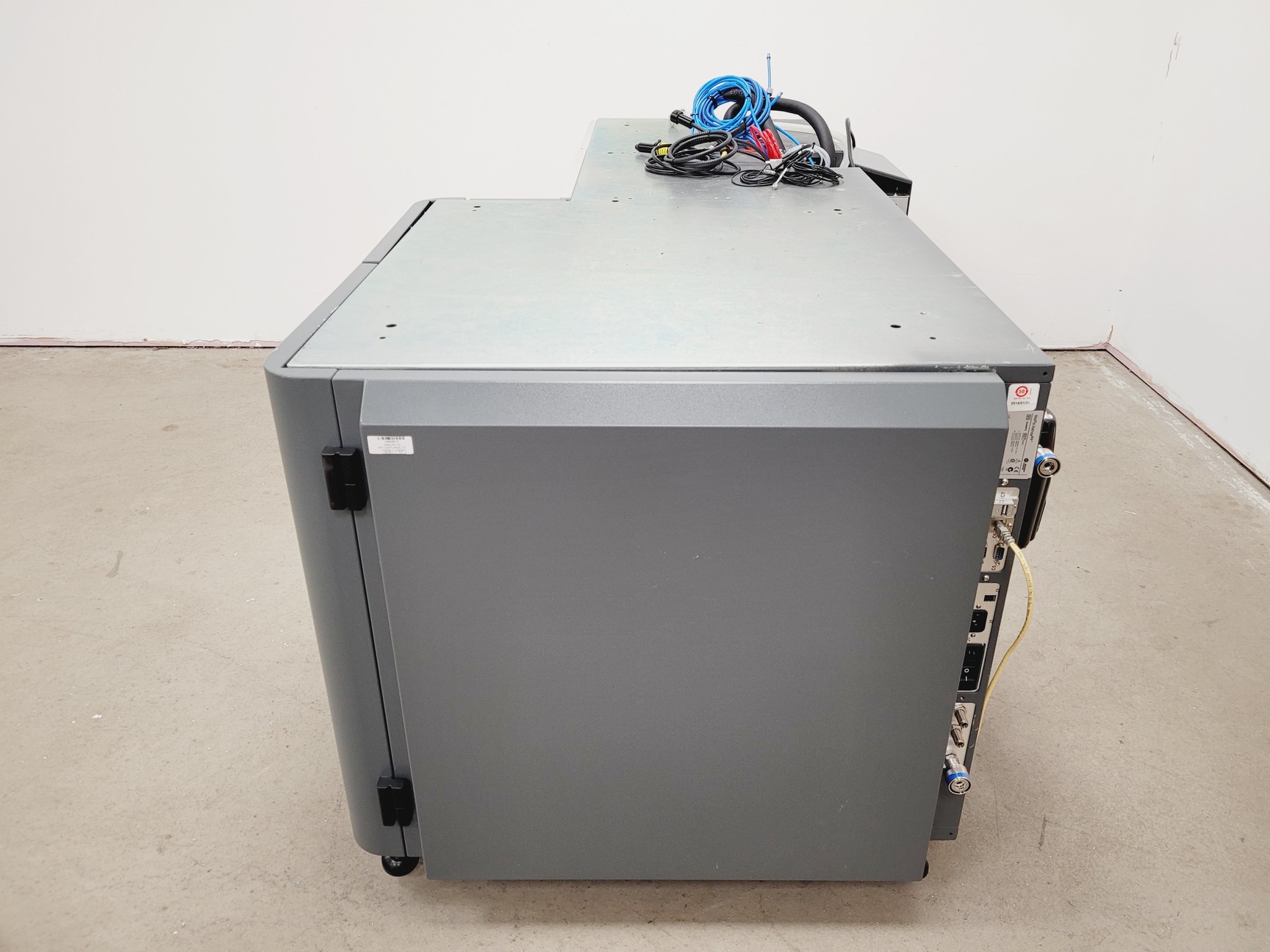 Image of Beckman Coulter MoFlo Astrios EQ Cell Sorter System with Class 2 Cabinet Lab