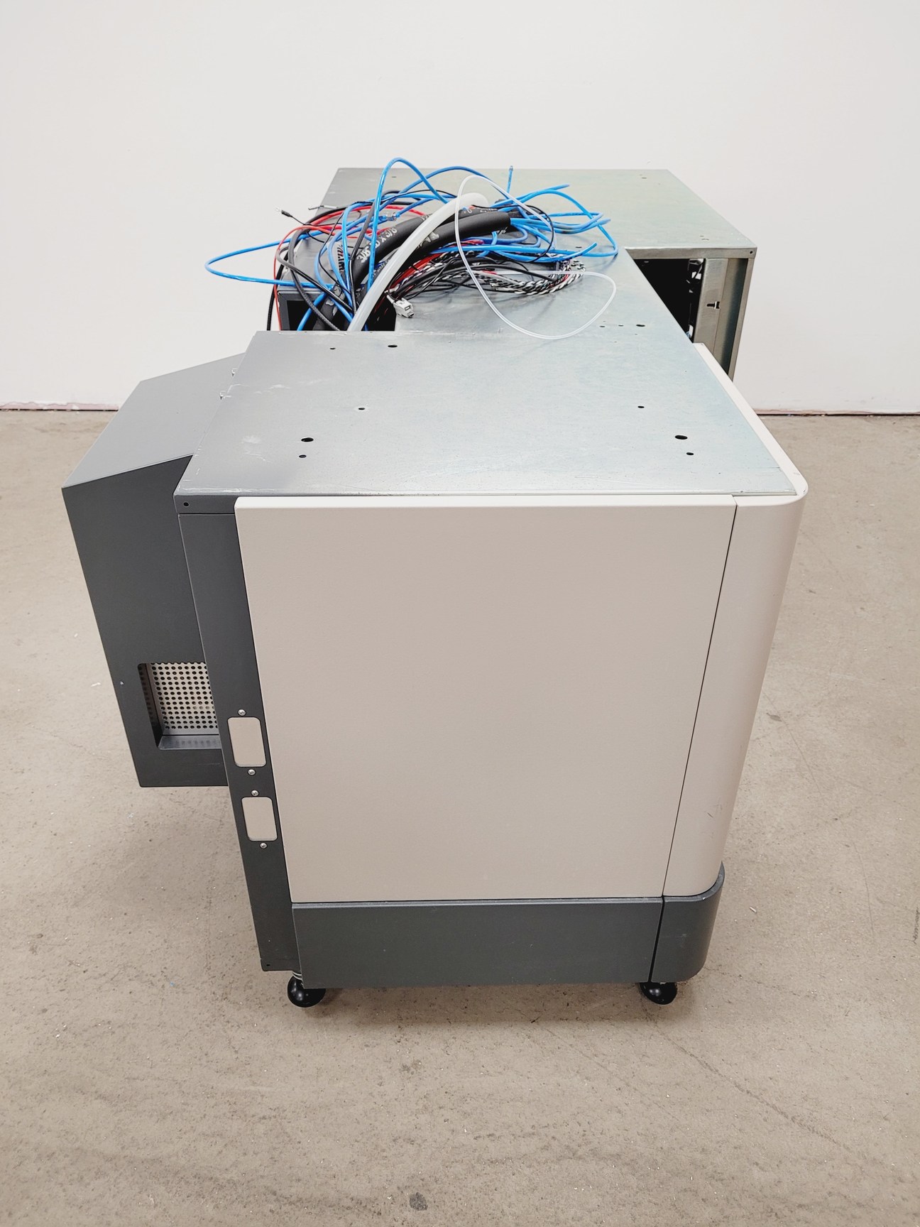Image of Beckman Coulter MoFlo Astrios EQ Cell Sorter System with Class 2 Cabinet Lab