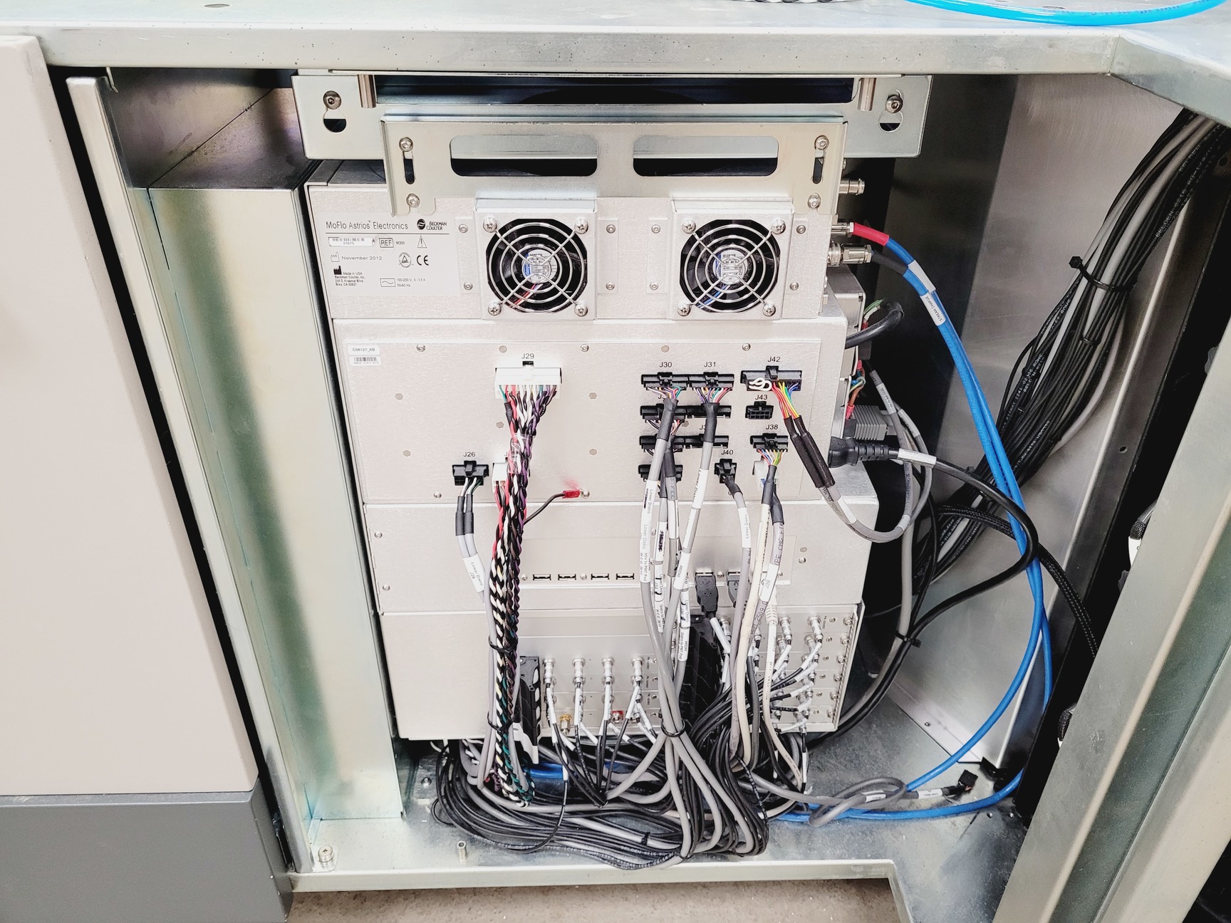 Image of Beckman Coulter MoFlo Astrios EQ Cell Sorter System with Class 2 Cabinet Lab