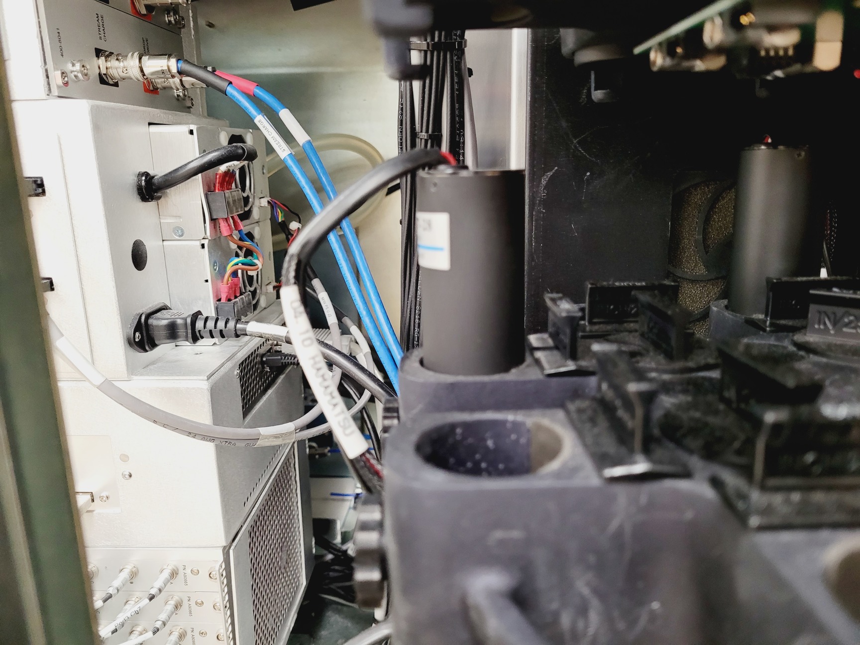 Image of Beckman Coulter MoFlo Astrios EQ Cell Sorter System with Class 2 Cabinet Lab