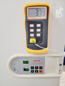 Thumbnail image of Sanyo CO2 Laboratory Incubator  Model - MCO-17AIC Lab