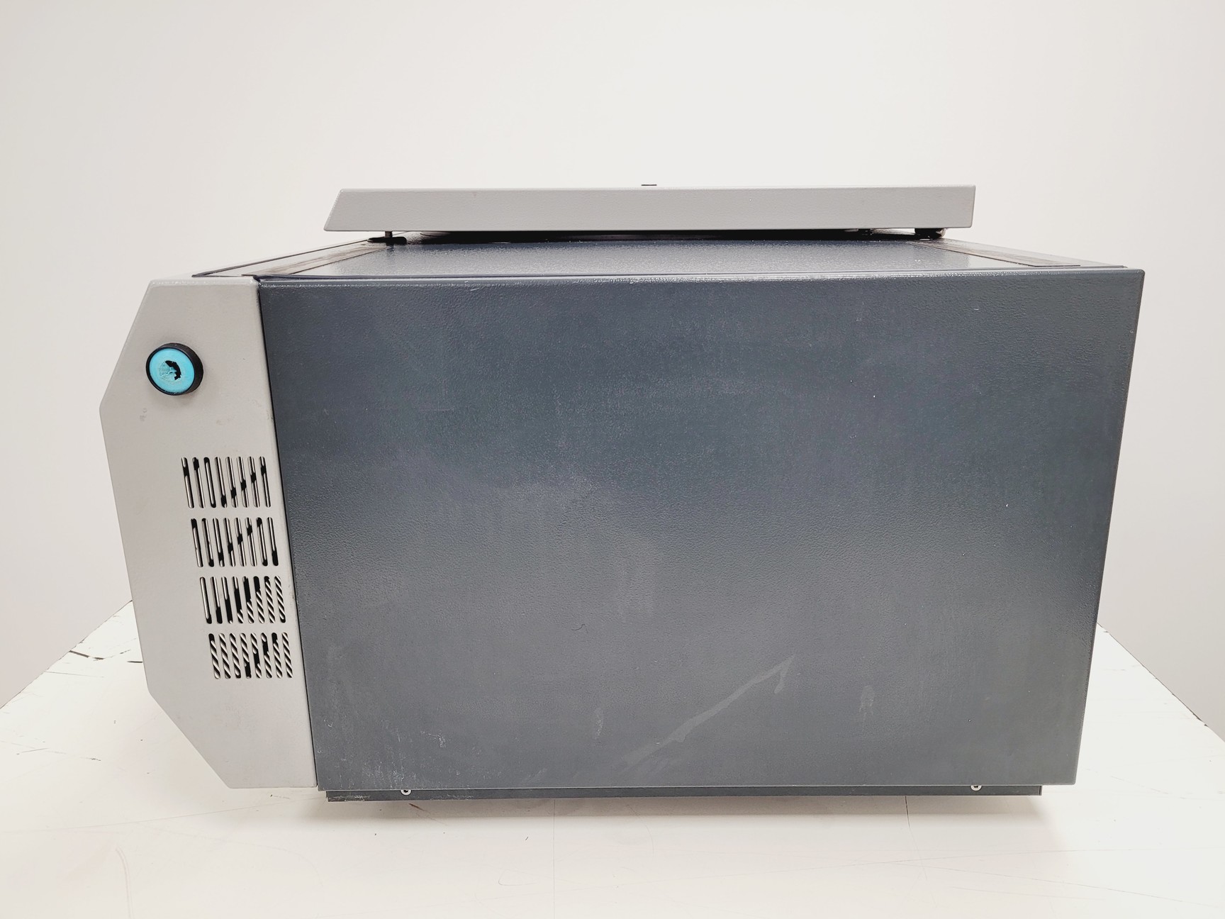 Image of Jouan Refrigerated Centrifuge  Model - CR412 with 4750RPM Rotor & Inserts Lab