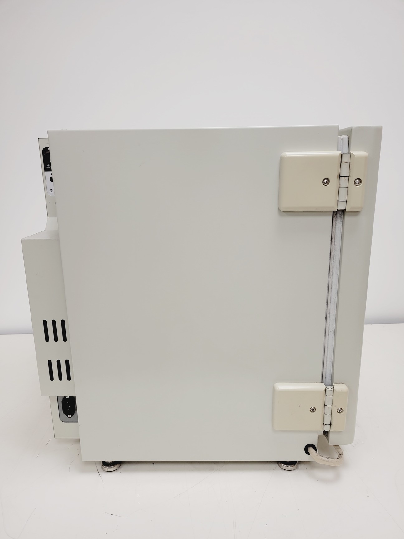 Image of Sanyo O2/CO2 Laboratory Incubator  Model - MCO-5M Lab
