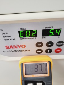Thumbnail image of Sanyo O2/CO2 Laboratory Incubator  Model - MCO-5M Lab