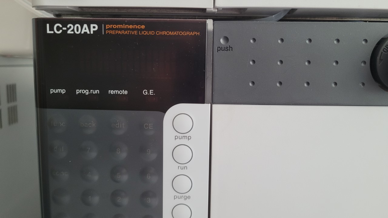 Image of Shimadzu LCMS-2020 HPLC Mass Spectrometer System - LC-20AP, SIL-20AC, FCV-12AH 