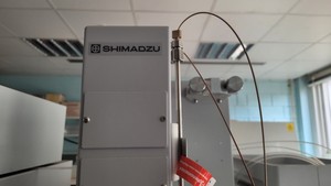 Thumbnail image of Shimadzu LCMS-2020 HPLC Mass Spectrometer System - LC-20AP, SIL-20AC, FCV-12AH 