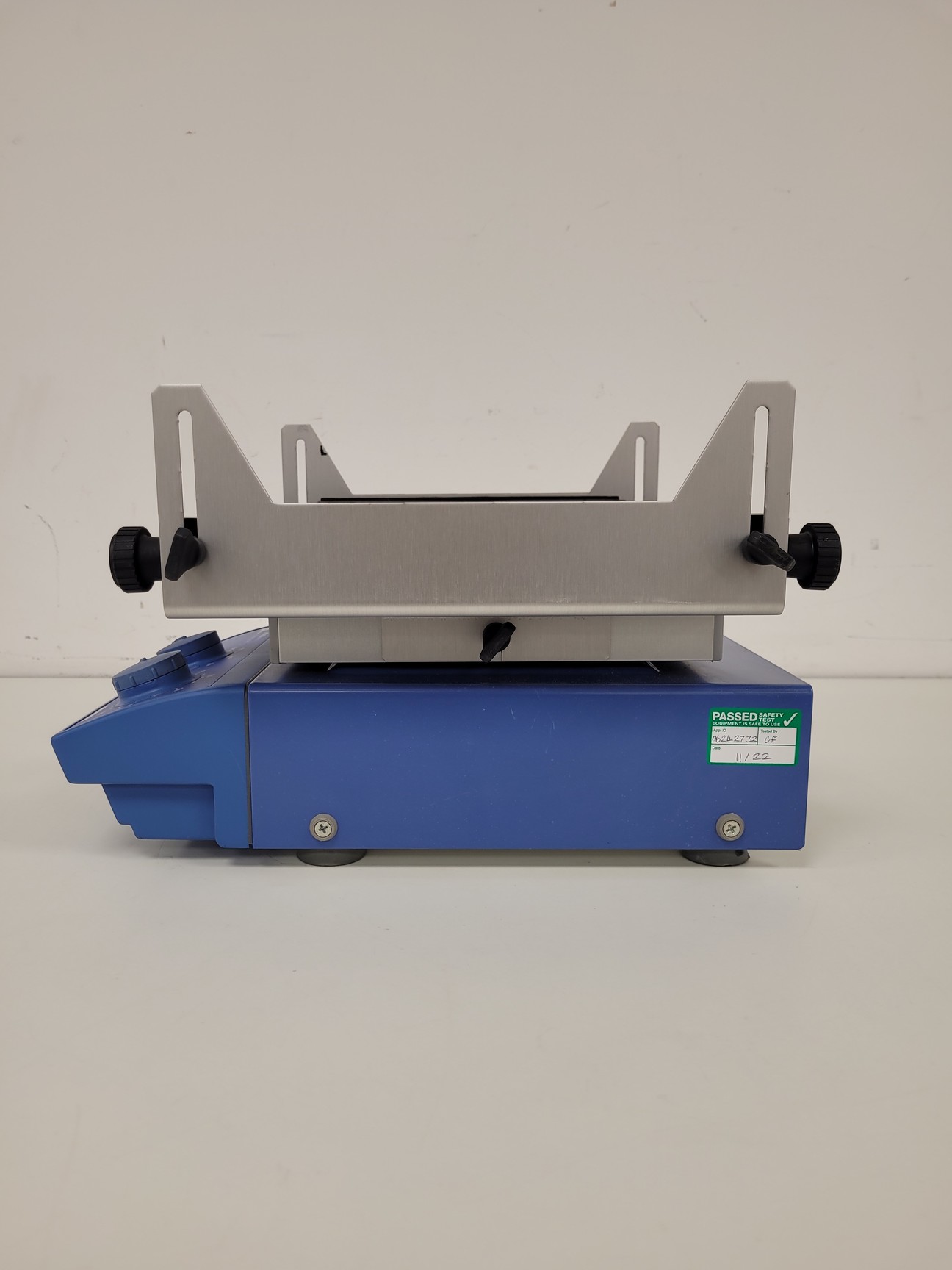 Image of IKA Labortechnik KS125 Basic Laboratory Benchtop Platform Shaker Lab