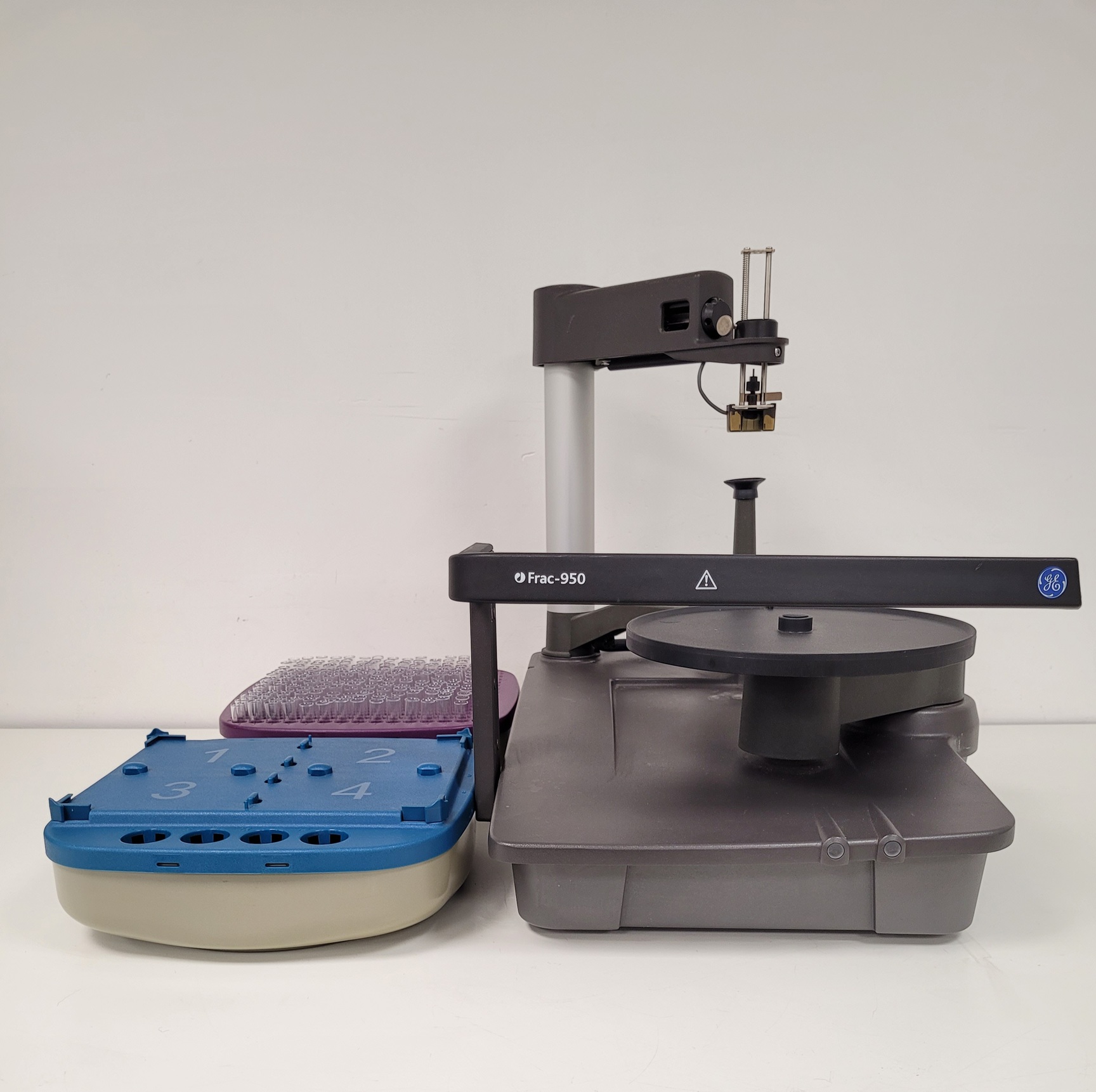 Image of GE AKTA Fraction Collector Frac-950 with Tube Racks Purple, Blue, 15ml, 50ml Lab