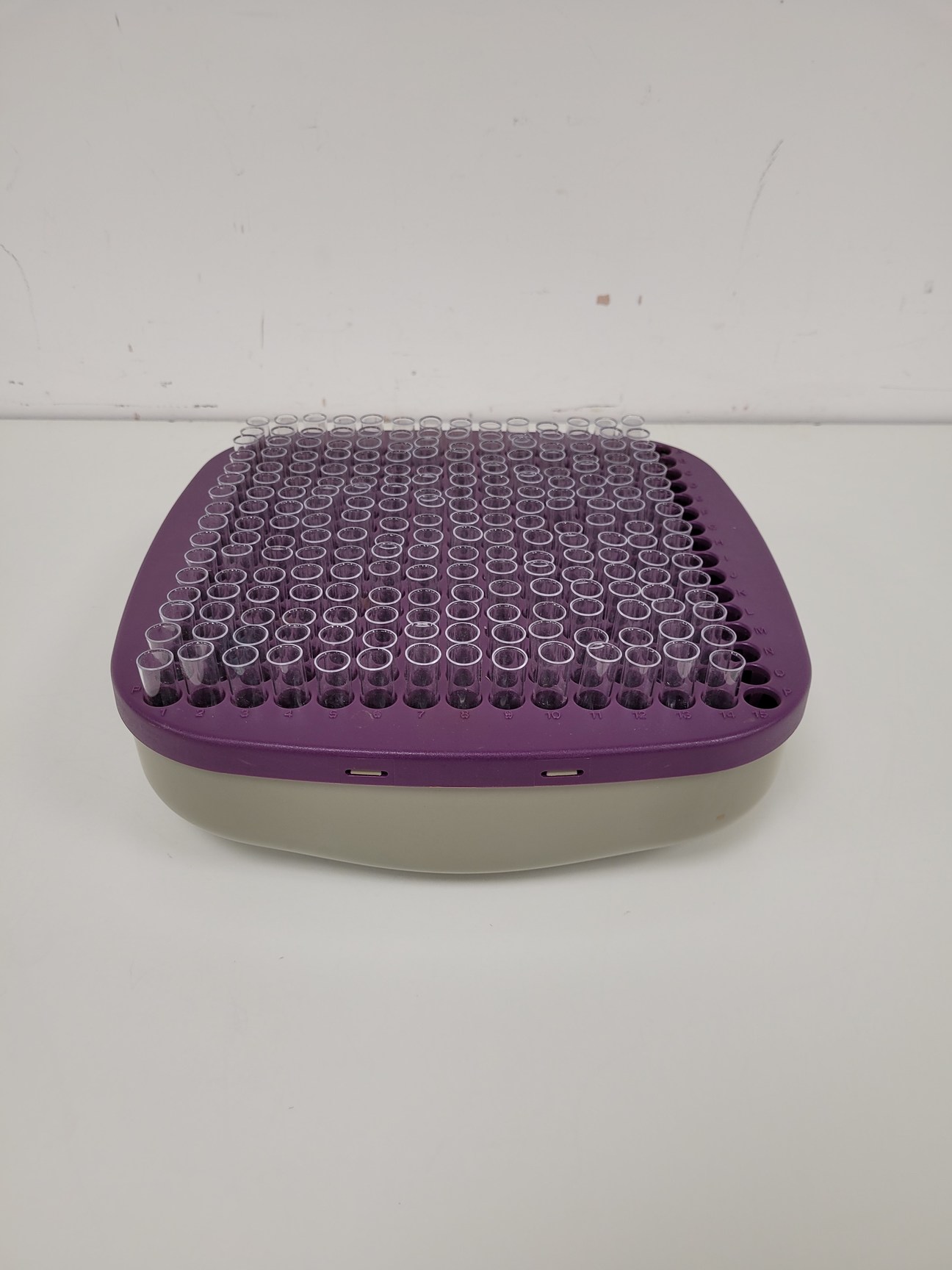 Image of GE AKTA Fraction Collector Frac-950 with Tube Racks Purple, Blue, 15ml, 50ml Lab