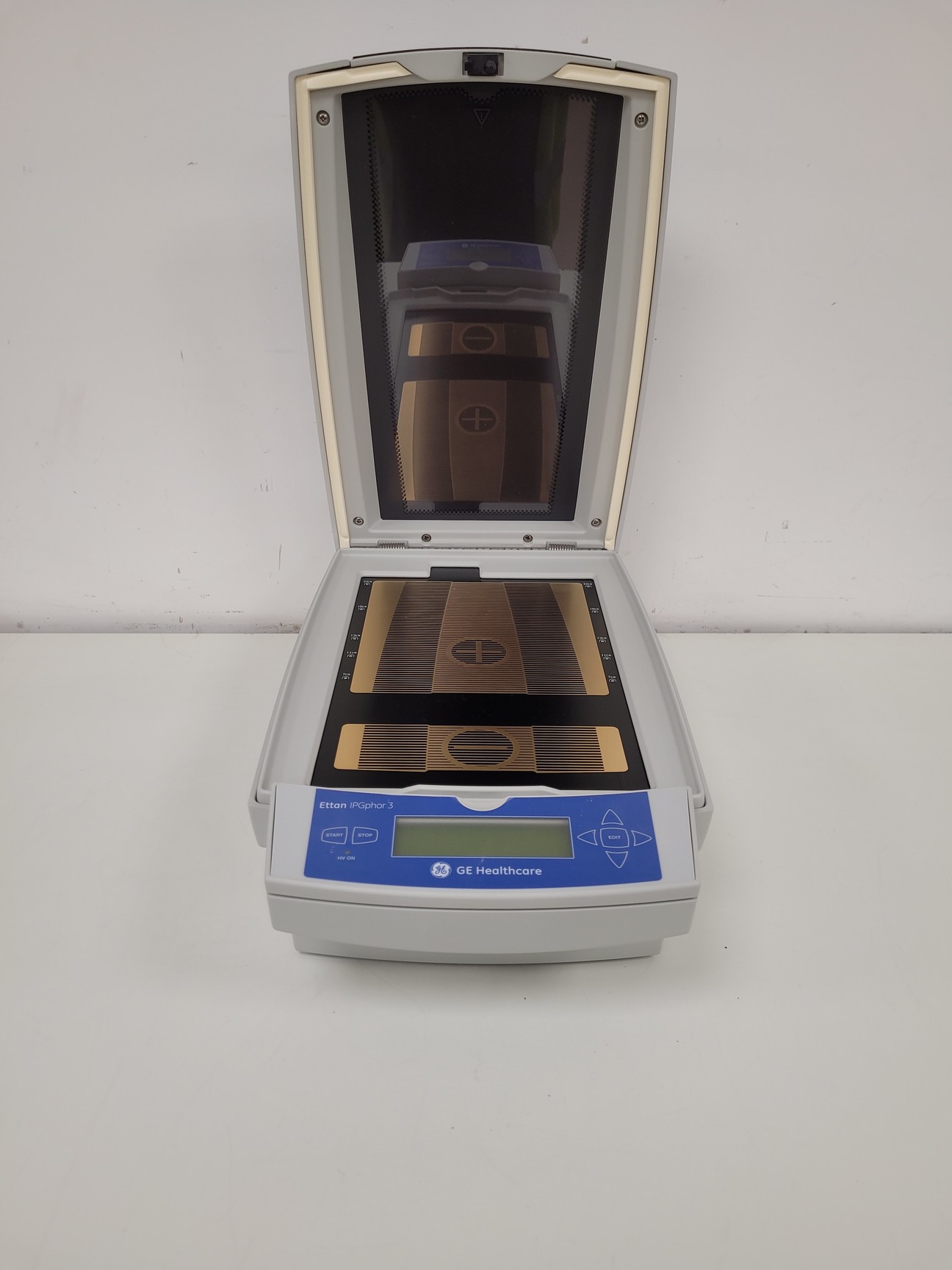 Image of GE Healthcare Ettan IPGphor 3 Isoelectric Focusing System IEF with Software Lab