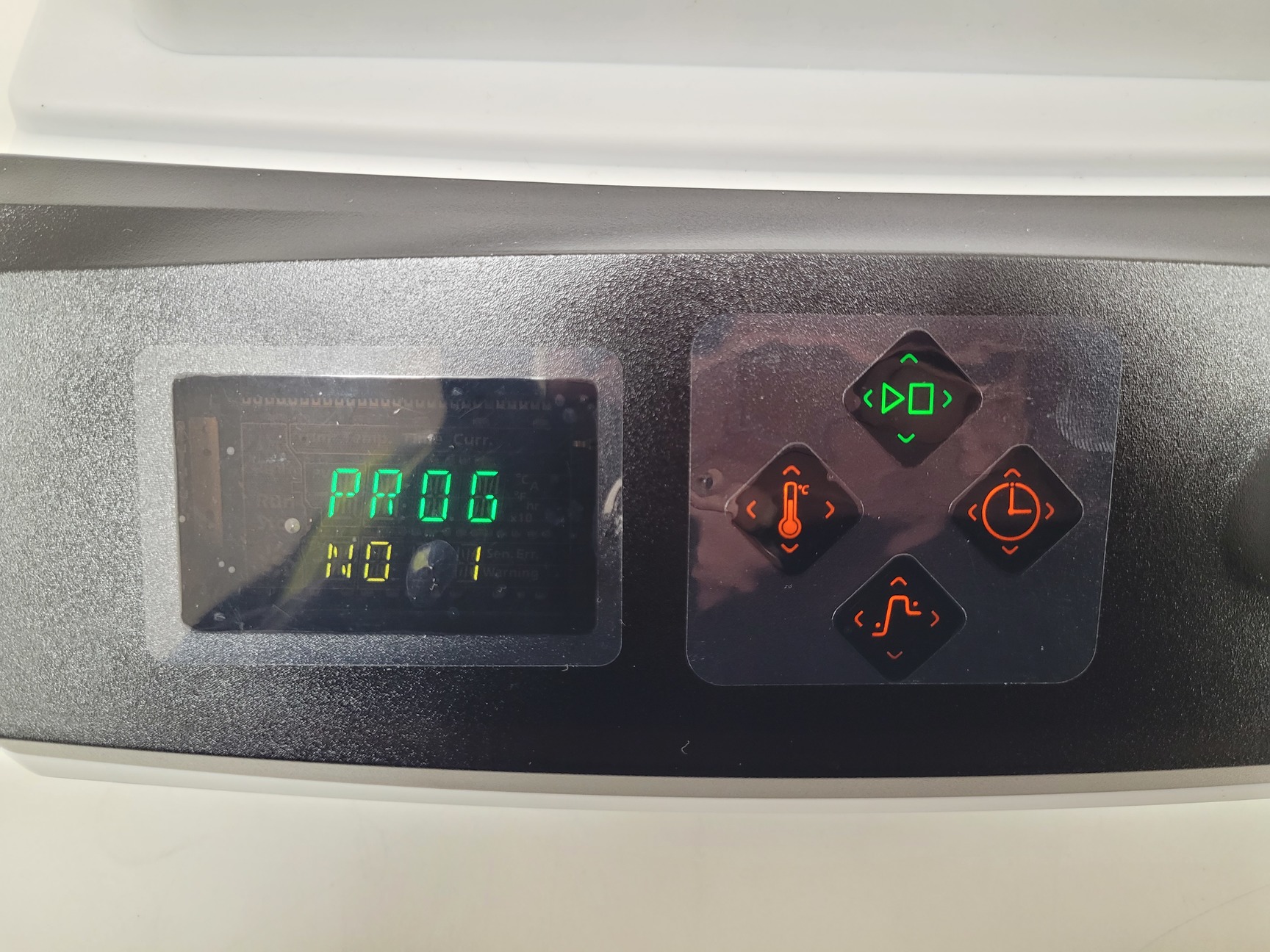Image of Thermo Scientific Digital Shaking Drybath  Cat No 8888028 Lab