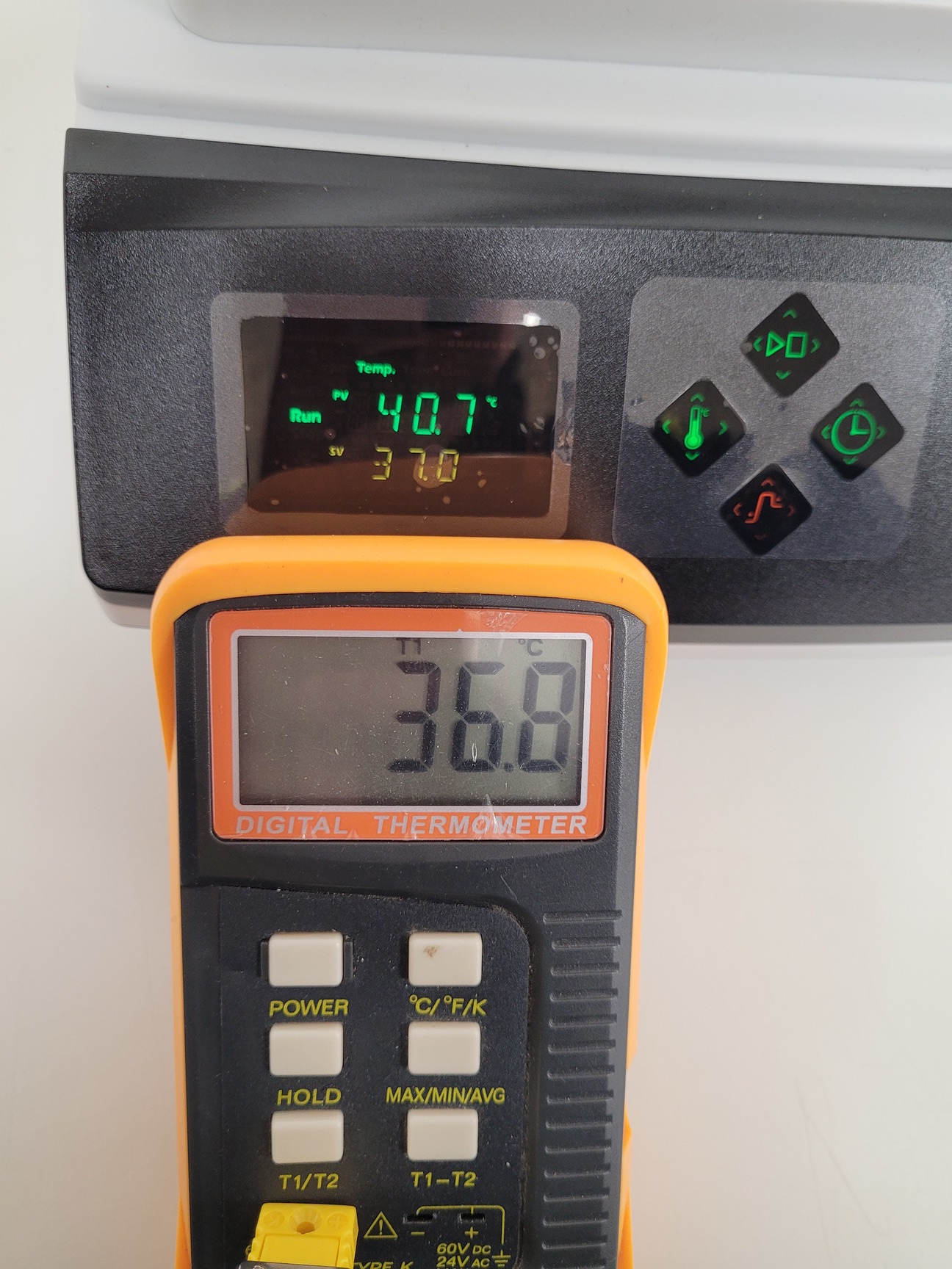 Image of Thermo Scientific Digital Shaking Drybath  Cat No 8888028 Lab