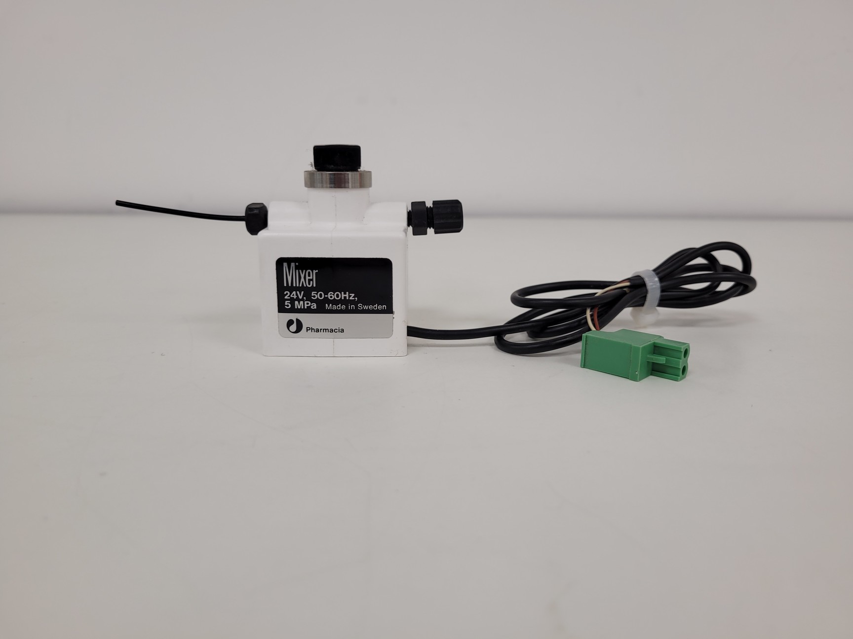 Image of Pharmacia Biotech Chromatography System - P-50 Pump, REC 102, GradiFrac V1.2 