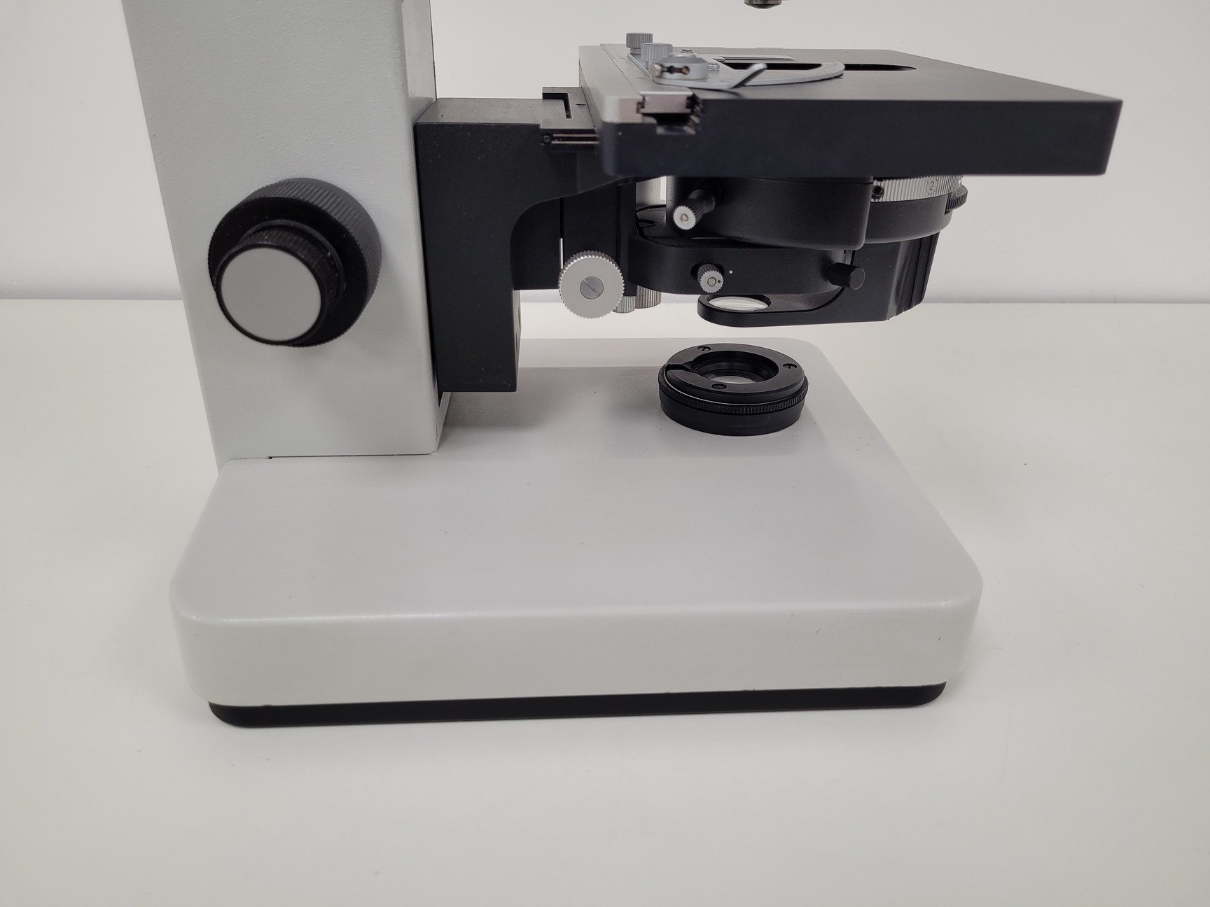 Image of Leitz Wetzlar Dialux 20 Trinocular Microscope with 4 x  NPL Fluotar Objectives 