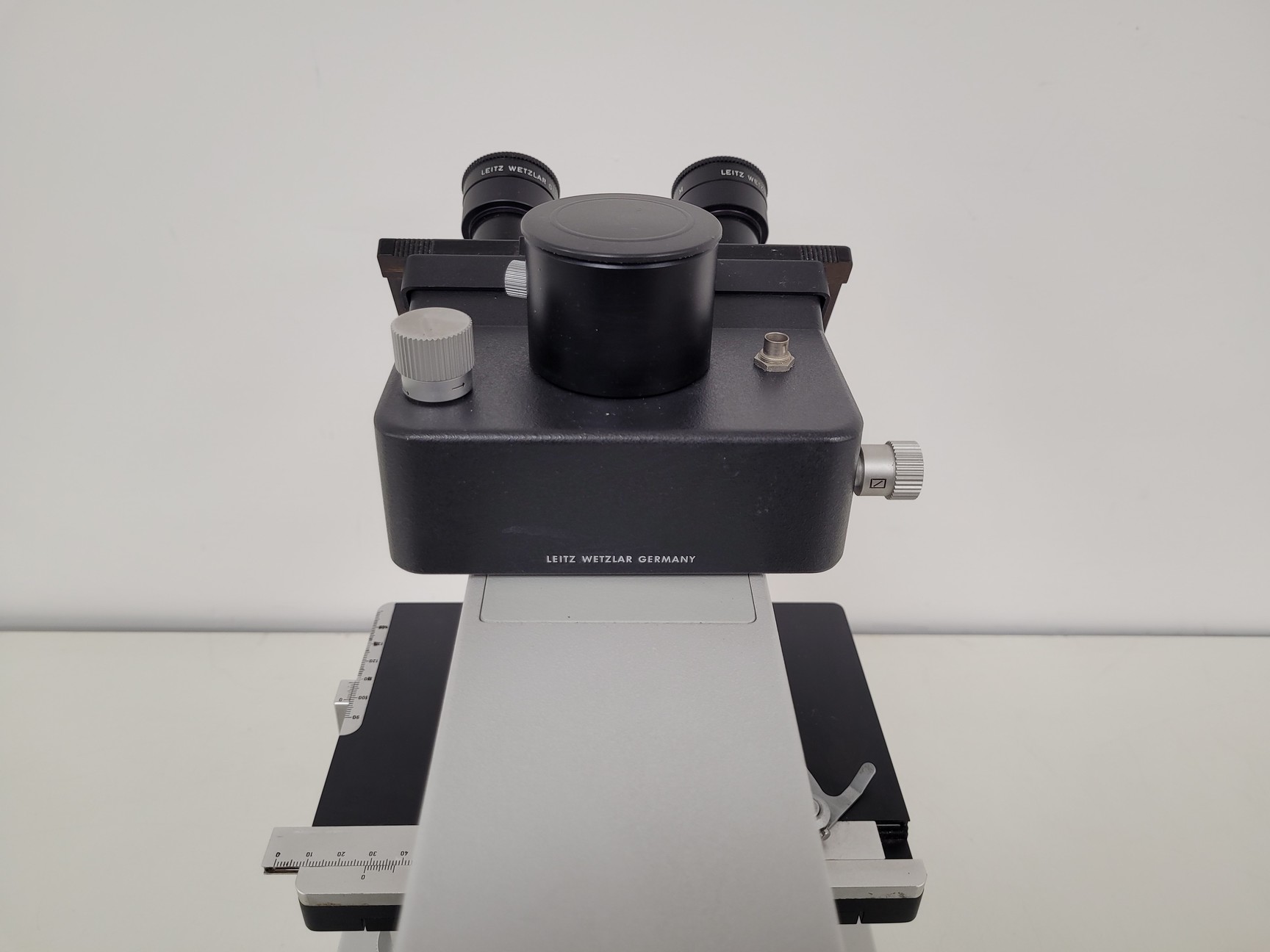 Image of Leitz Wetzlar Dialux 20 Trinocular Microscope with 4 x  NPL Fluotar Objectives 