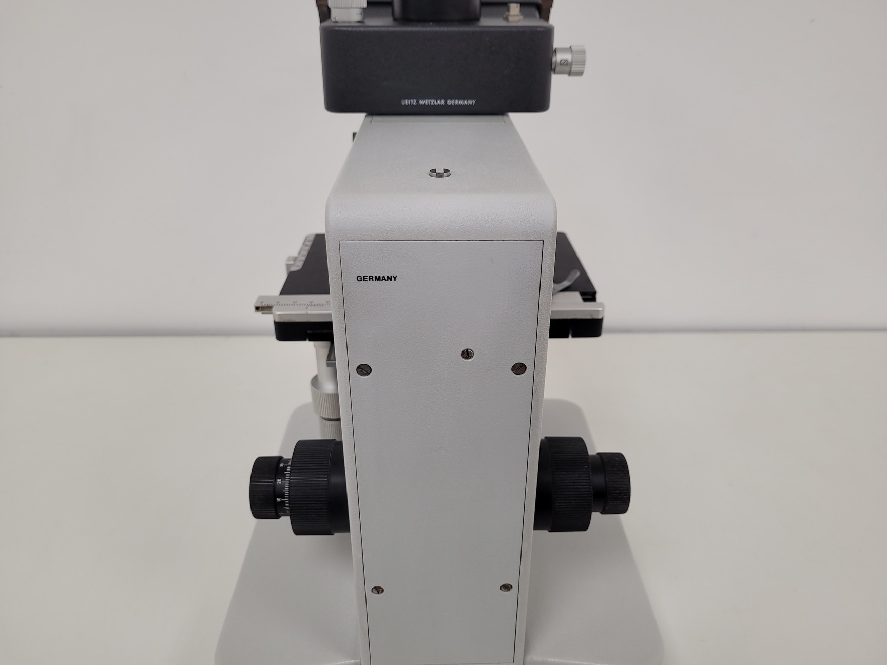 Image of Leitz Wetzlar Dialux 20 Trinocular Microscope with 4 x  NPL Fluotar Objectives 