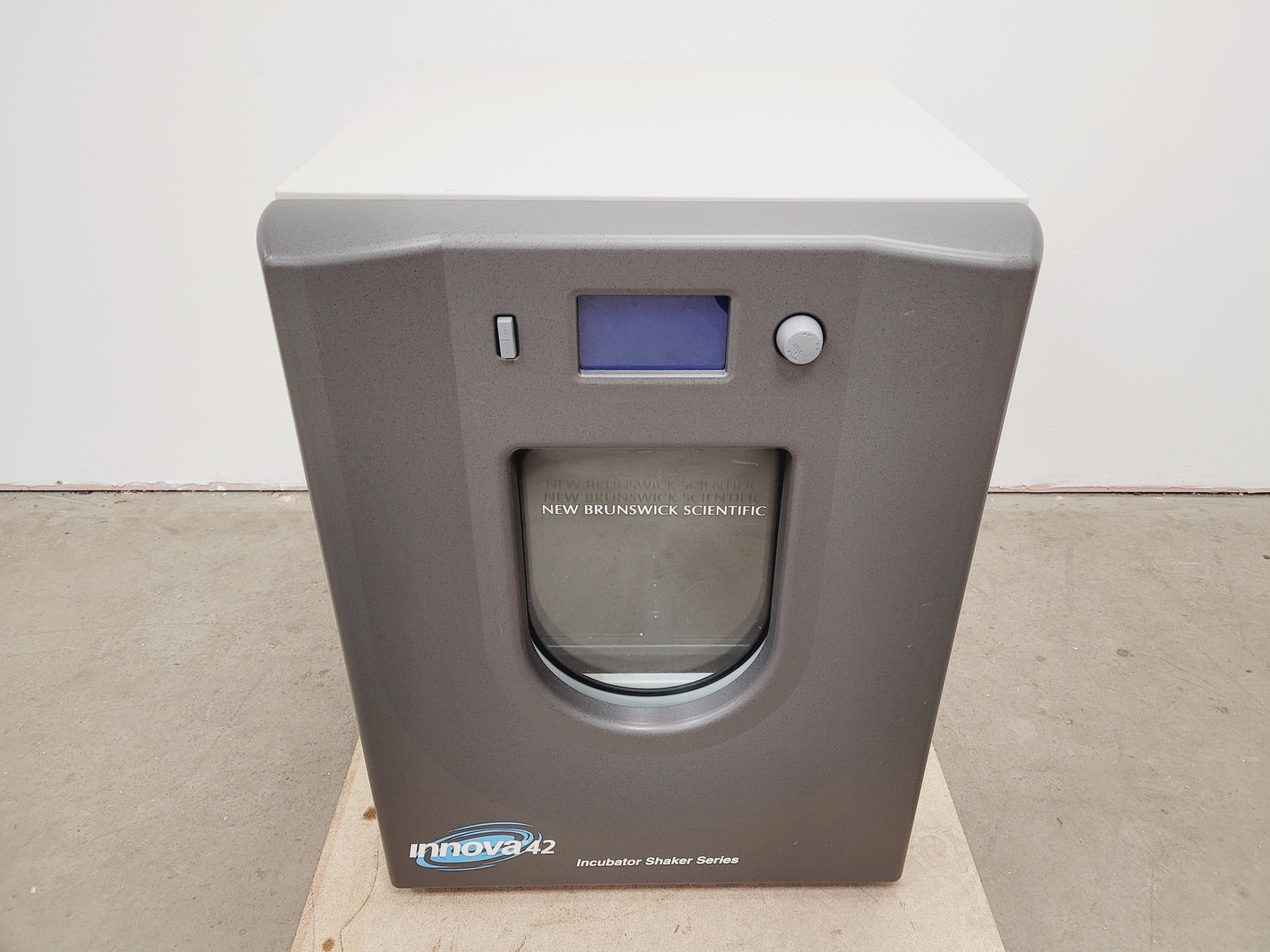 Image of Eppendorf New Brunswick Innova 42R Incubator Shaker  Lab