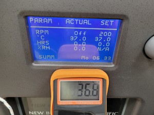 Thumbnail image of Eppendorf New Brunswick Innova 42R Incubator Shaker  Lab