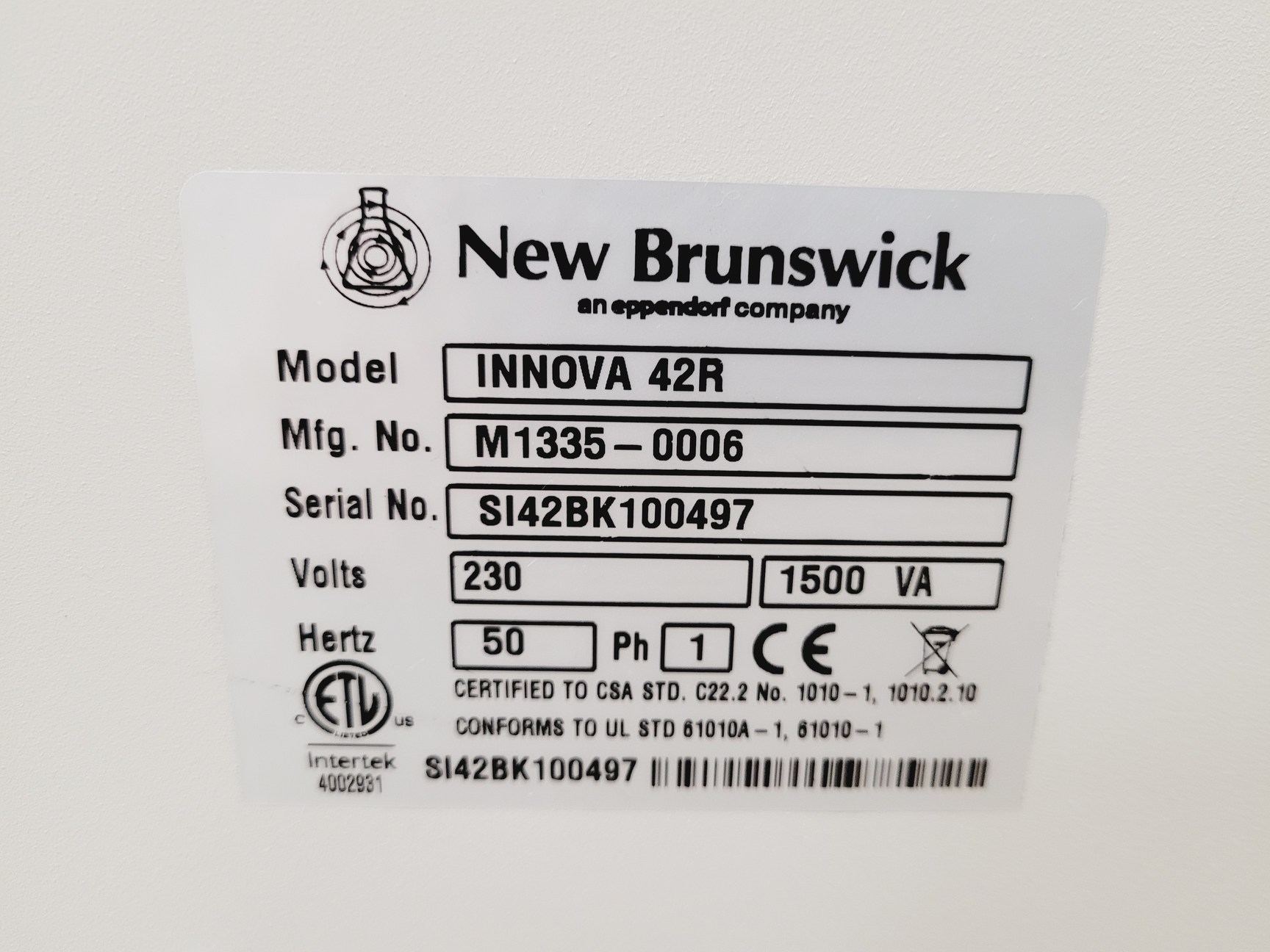 Eppendorf New Brunswick Incubator Shaker Model - Innova 42R Lab